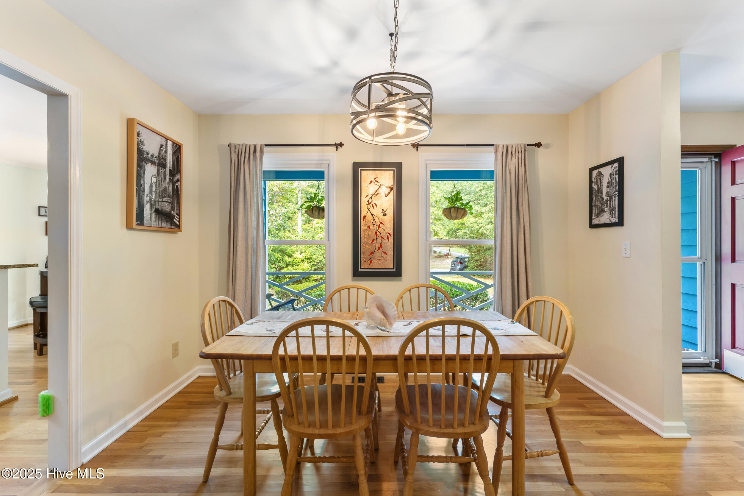 100533907 | Photo 15