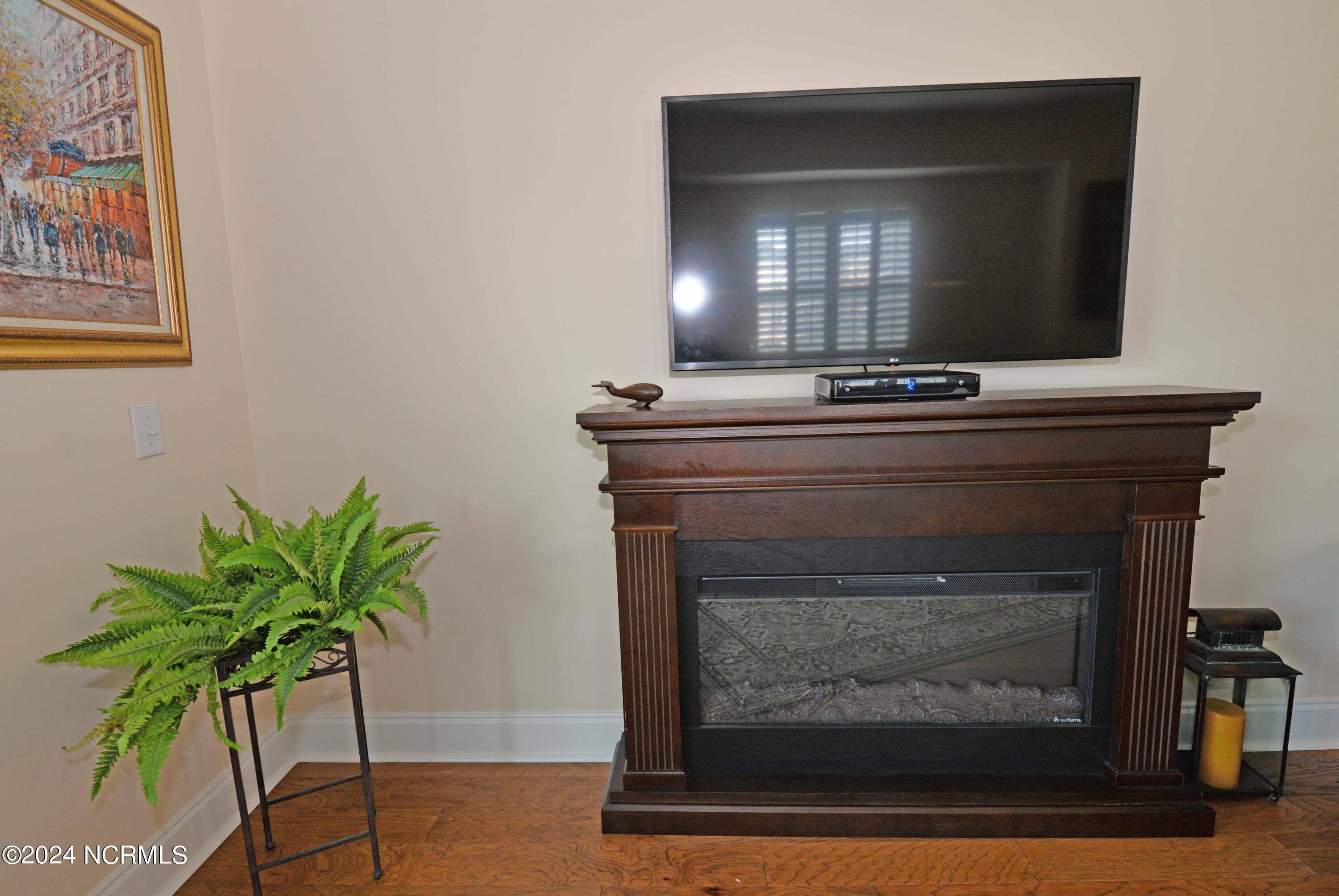 100443482 | Photo 25