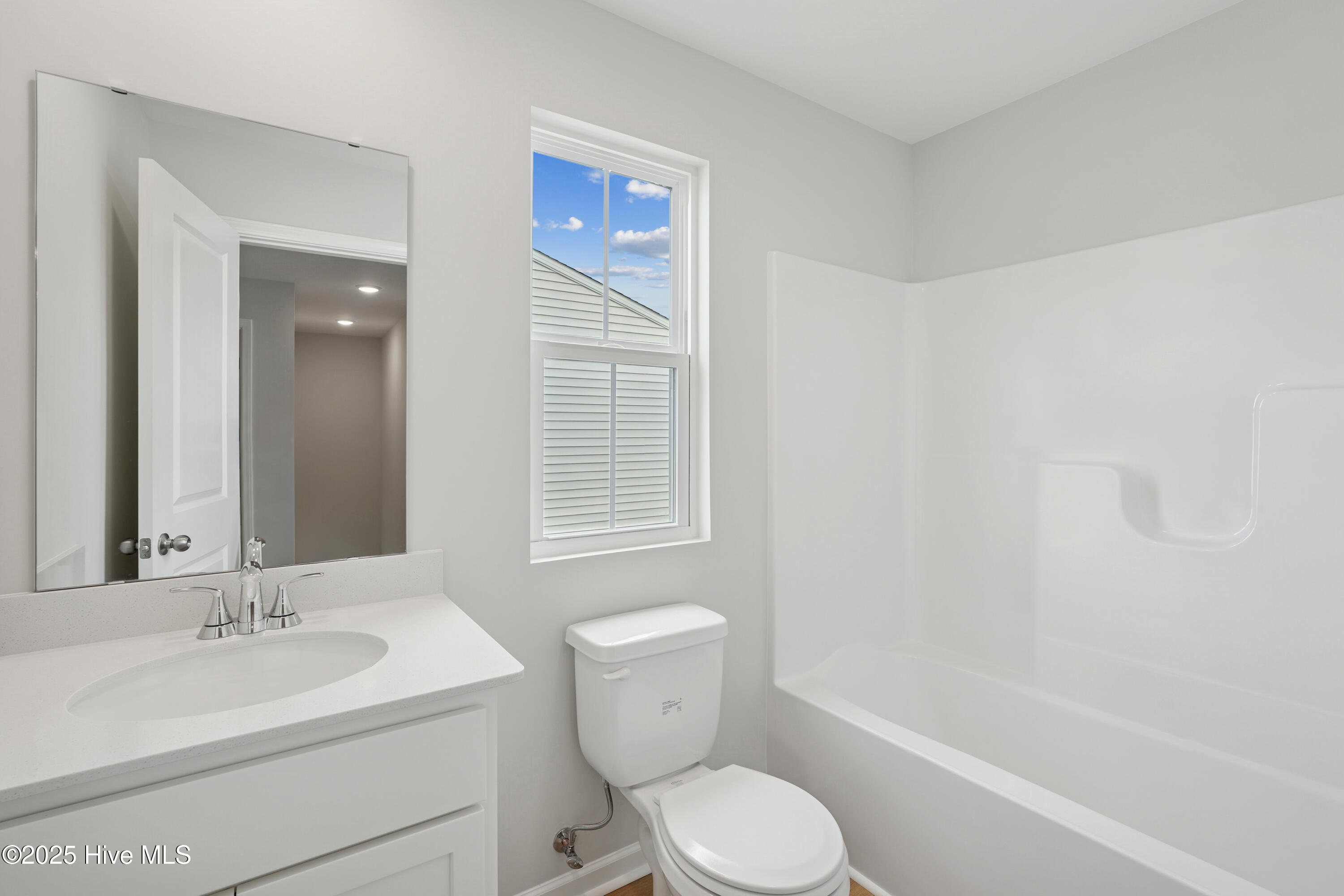 100526876 | Photo 10