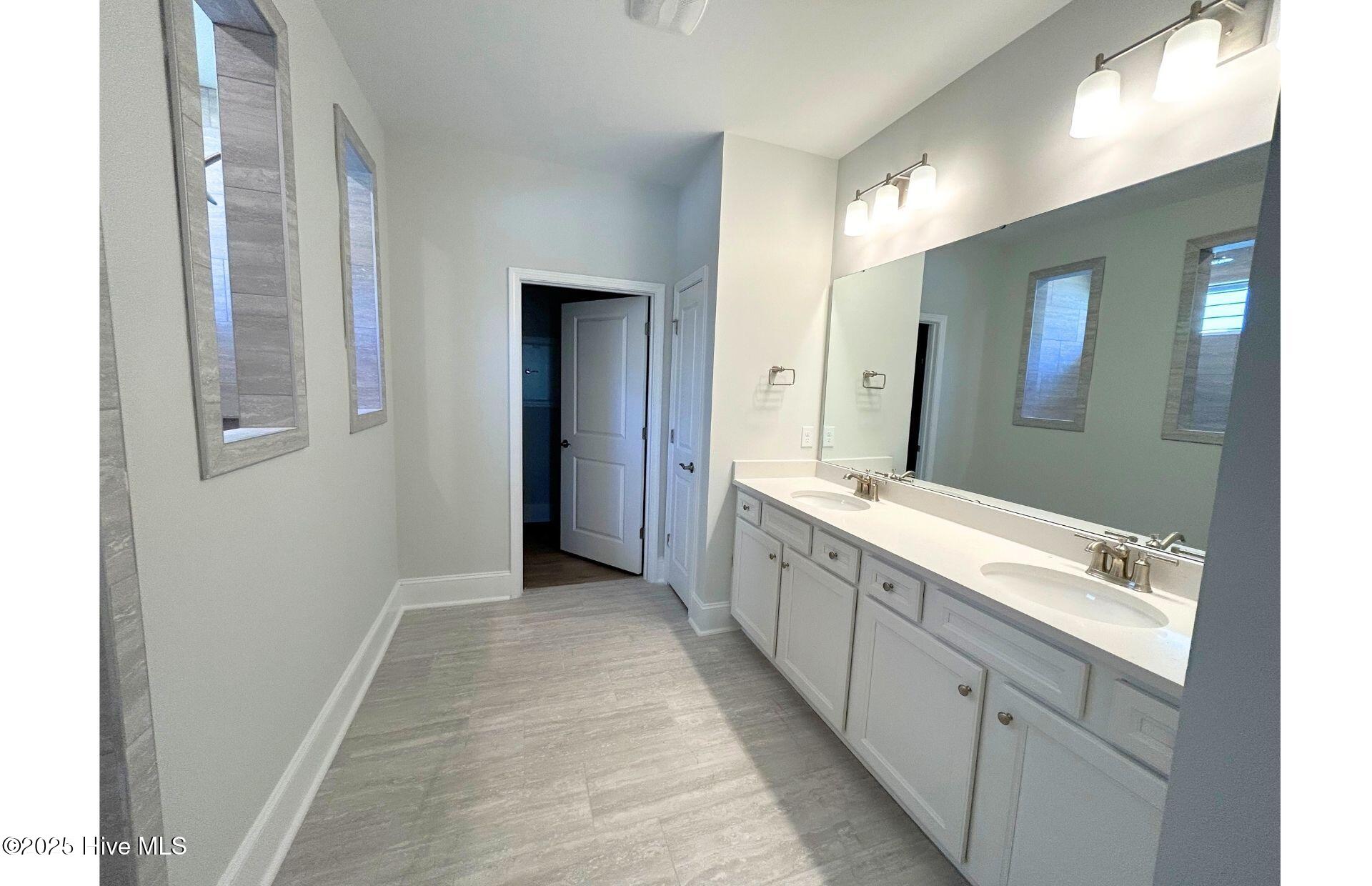 100532171 | Photo 12