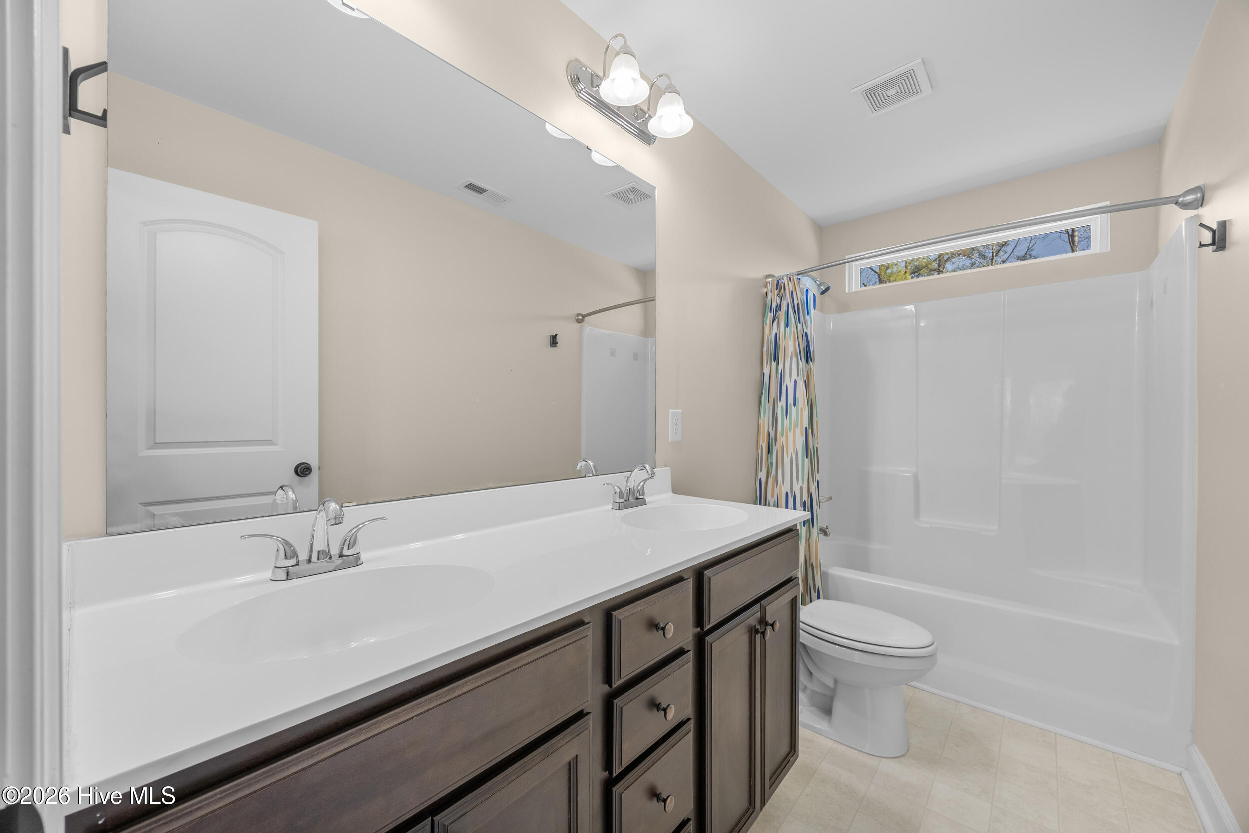 100553929 | Photo 29