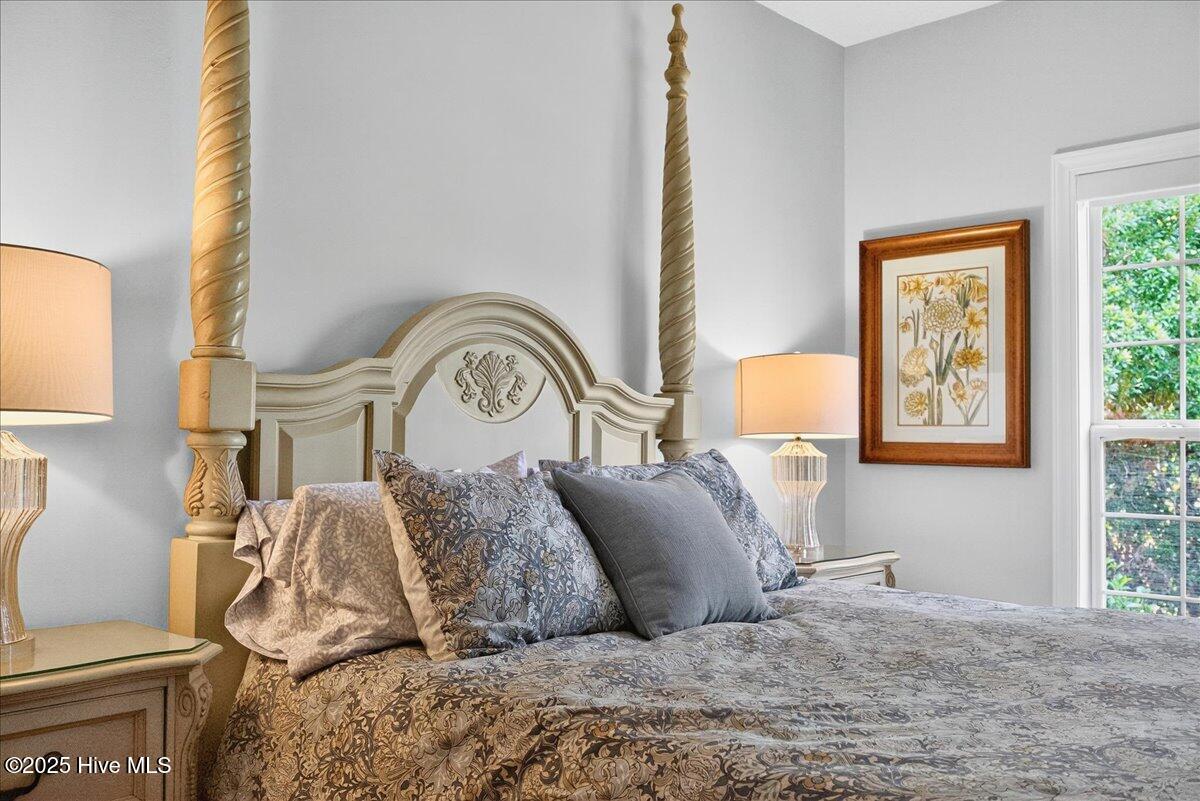 100561885 | Photo 54