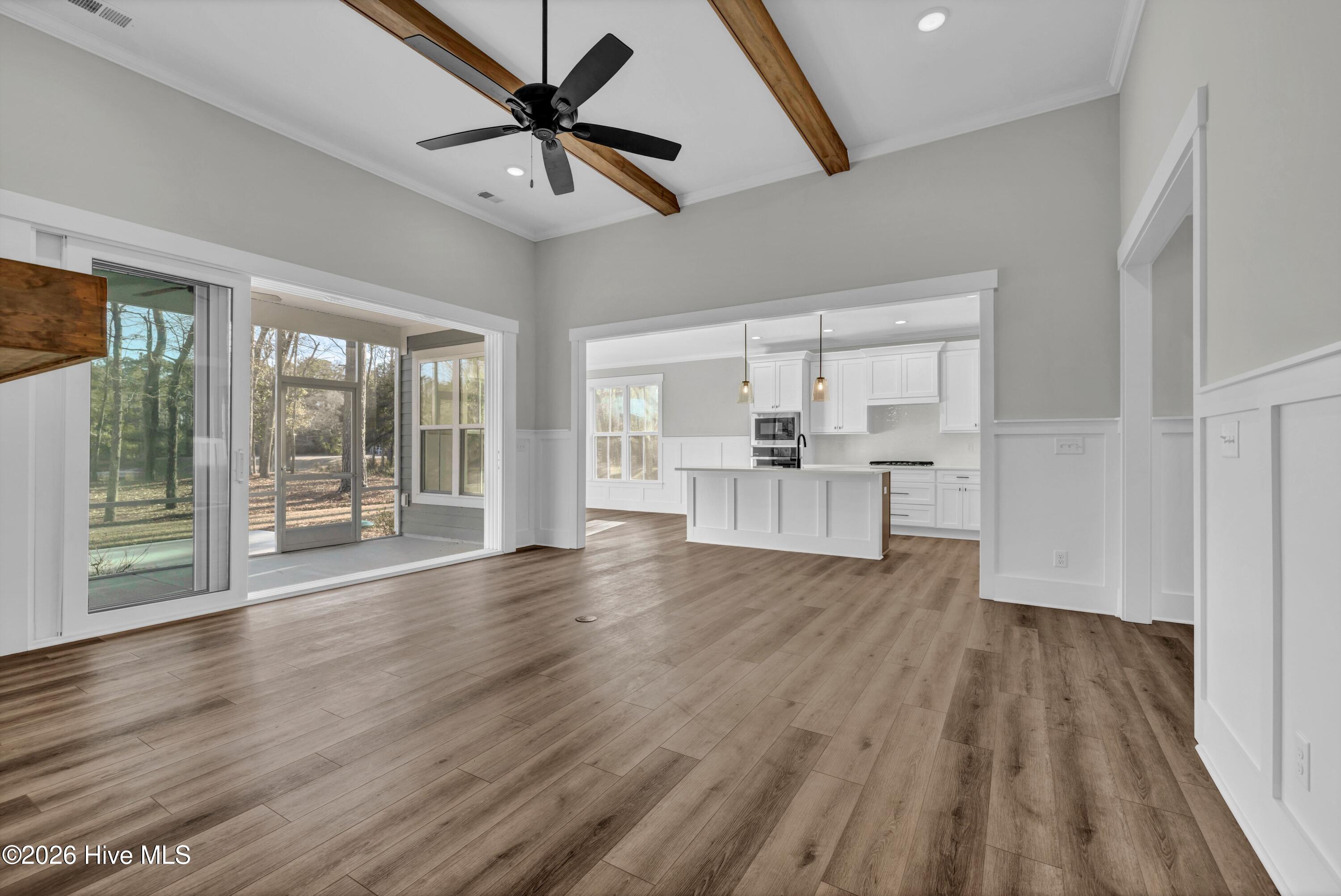 100551987 | Photo 17