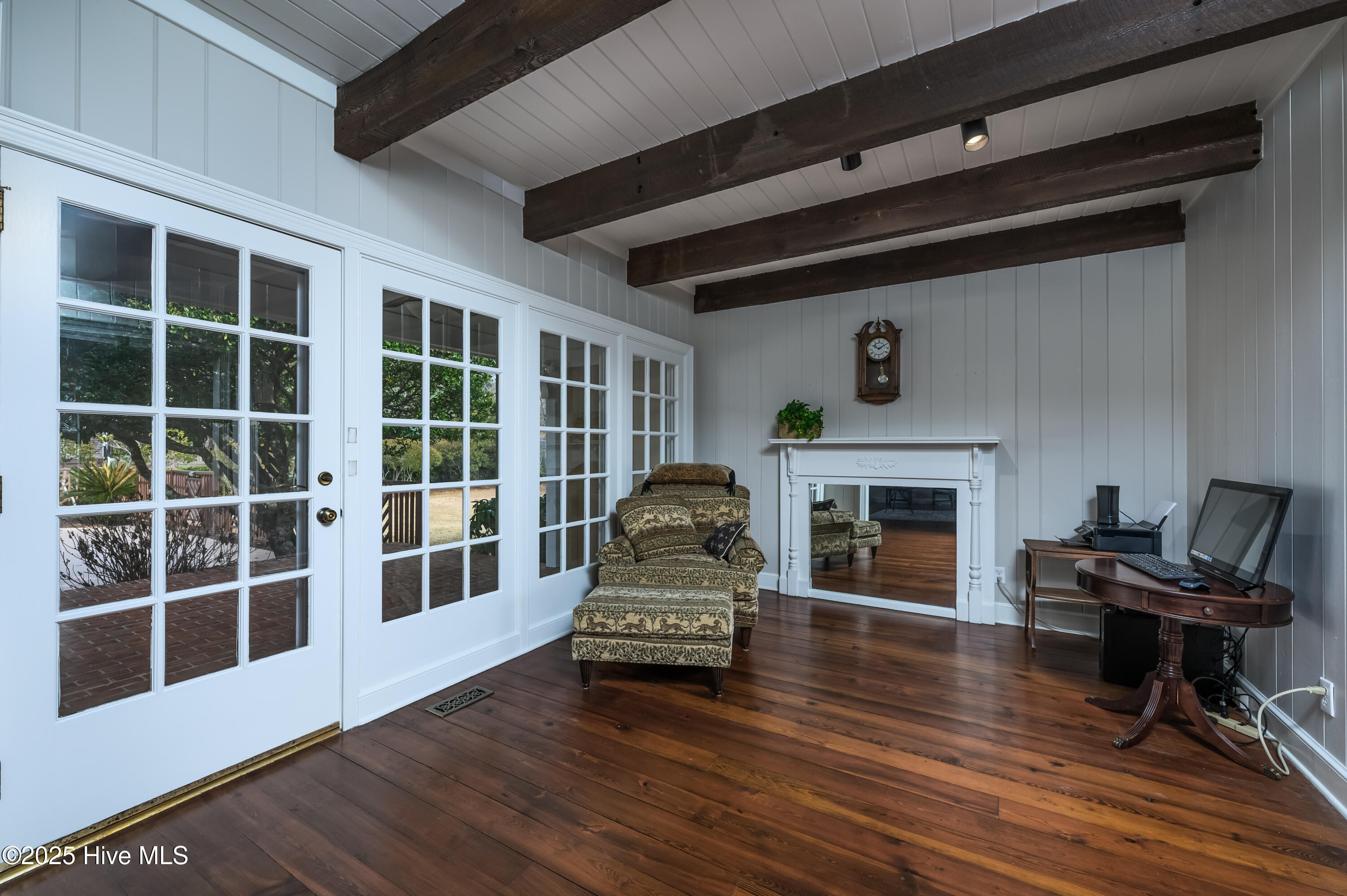 100485107 | Photo 23