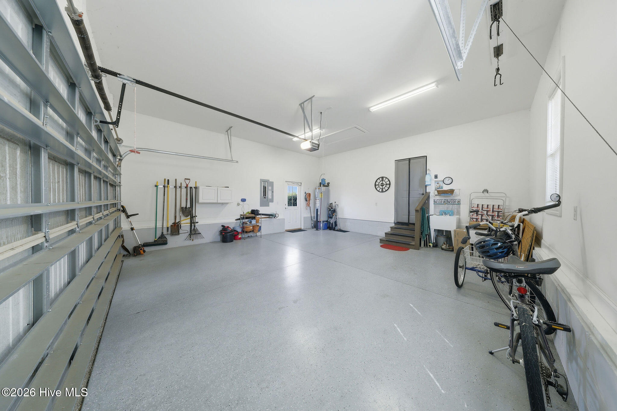 100561215 | Photo 42