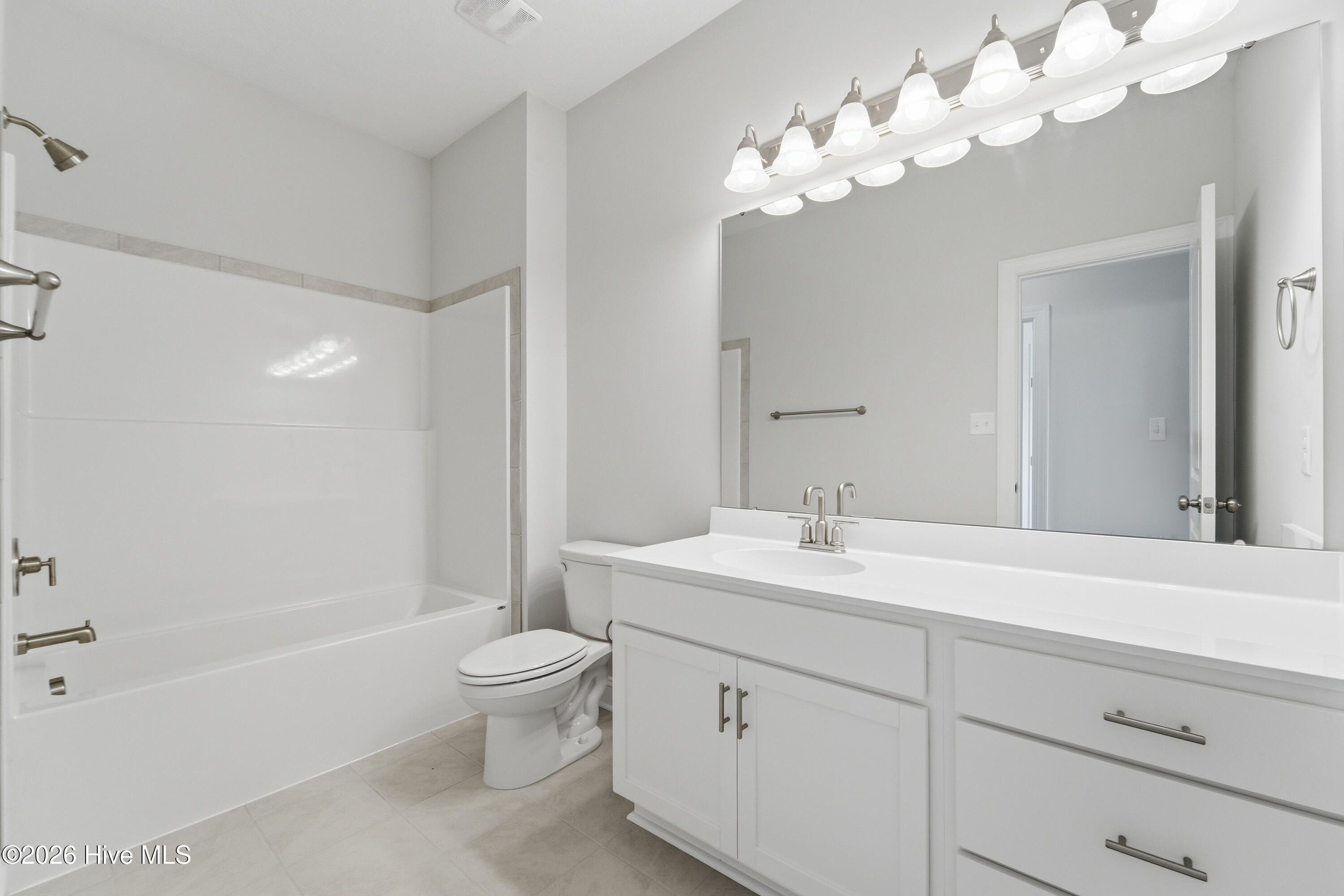 100521847 | Photo 21