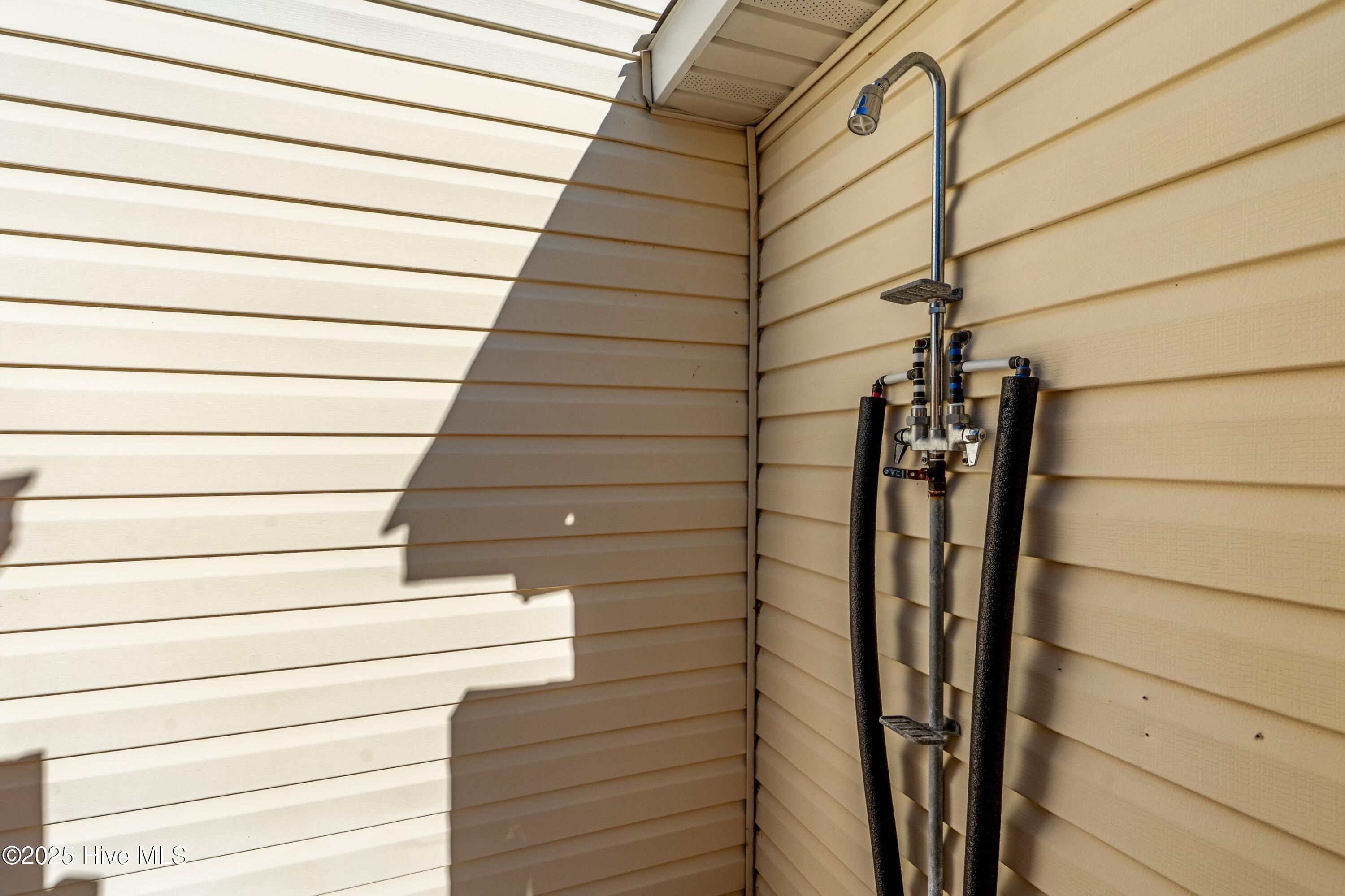 100542996 | Photo 37