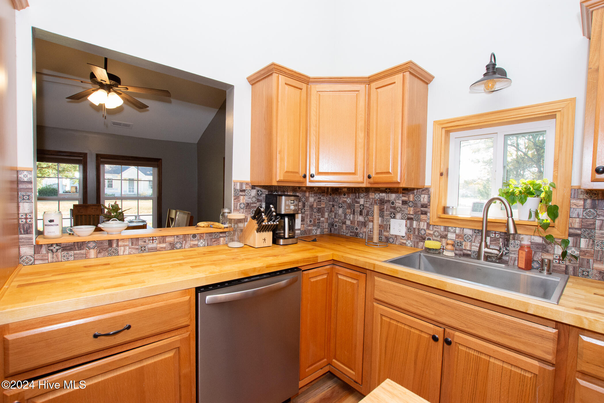 100552342 | Photo 20