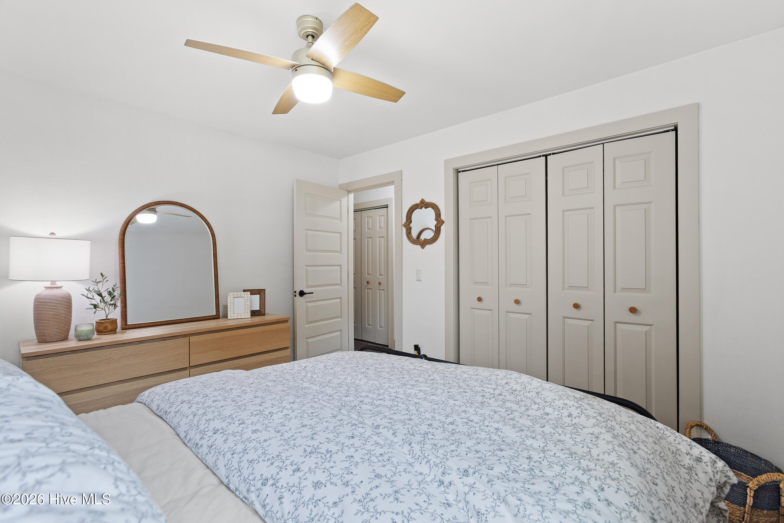 100566396 | Photo 22