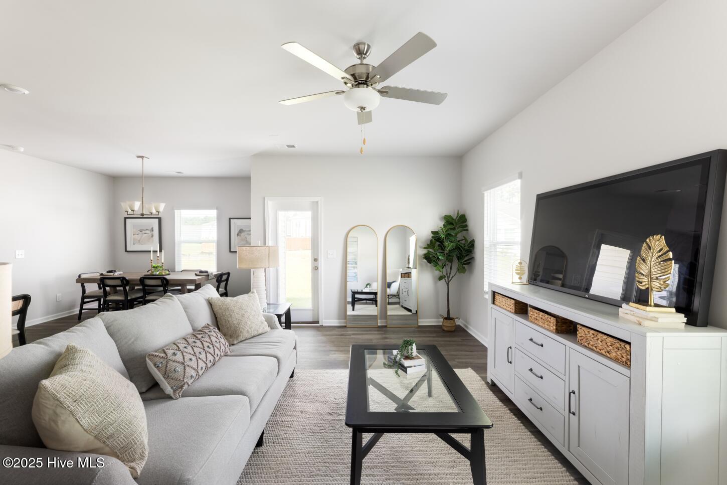 100533302 | Photo 10