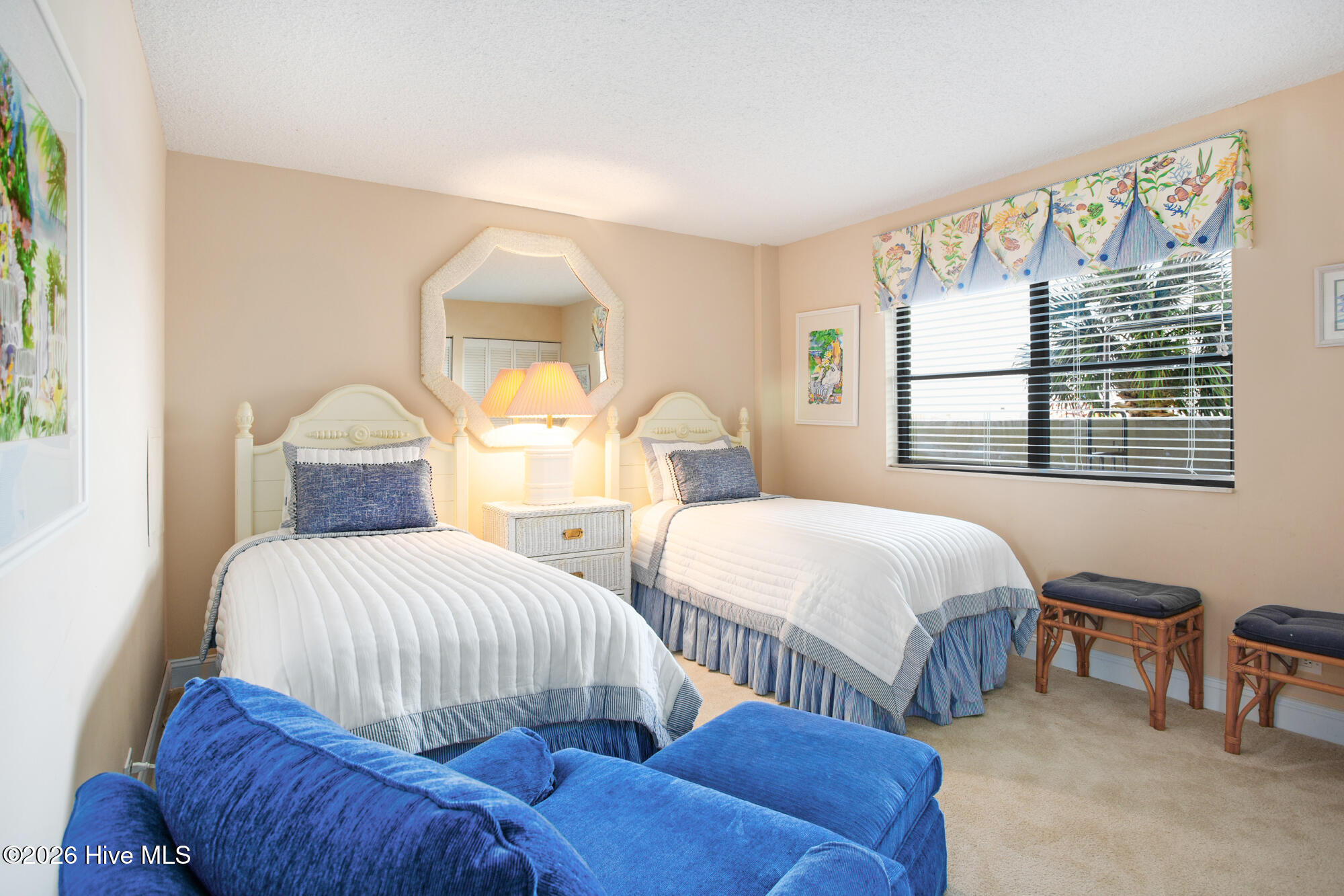 100566408 | Photo 16