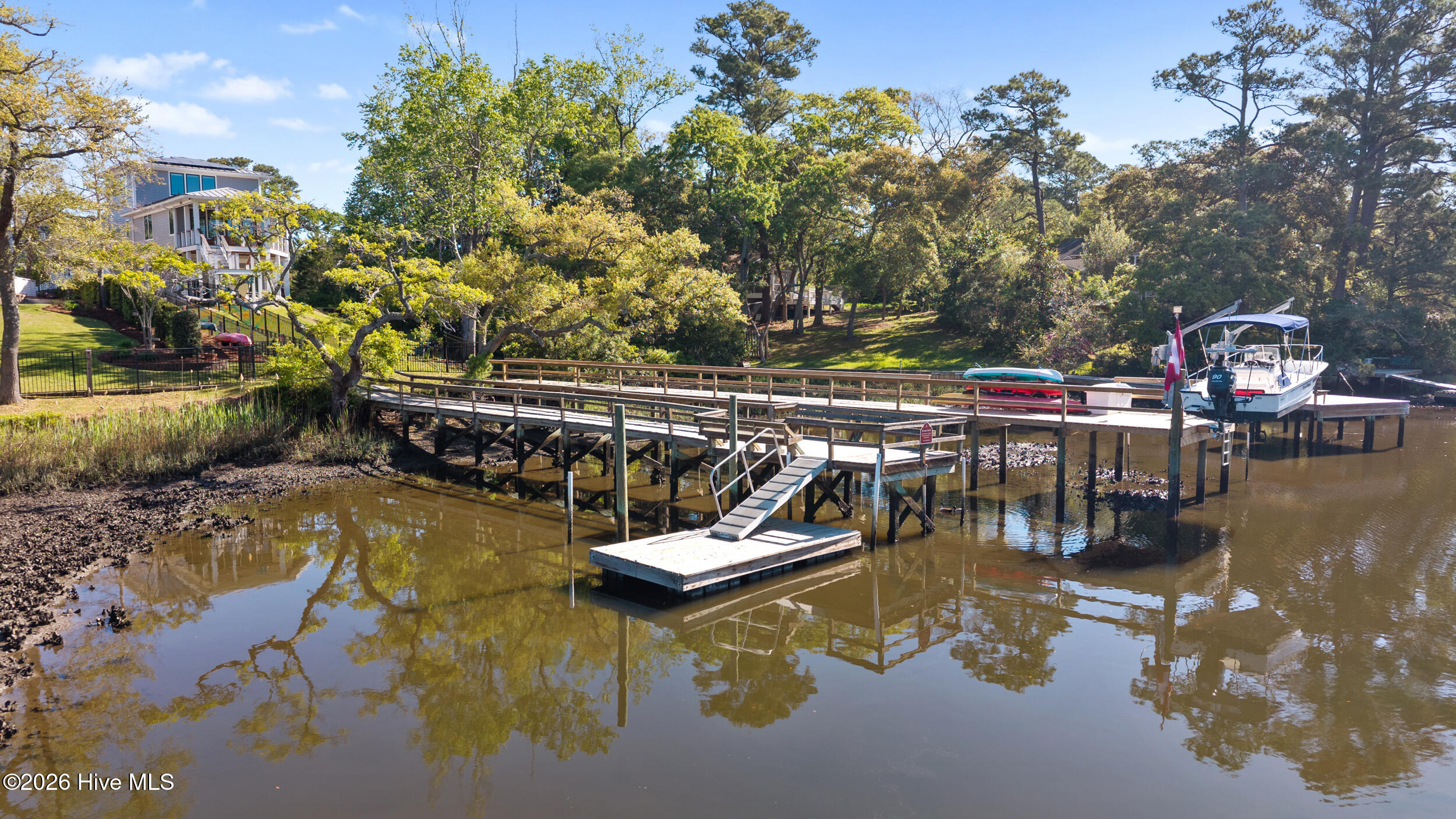 100567096 | Photo 77