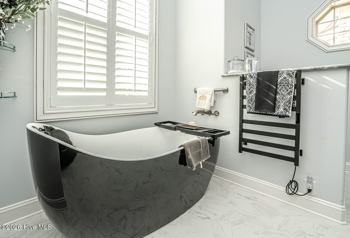 100560123 | Photo 34