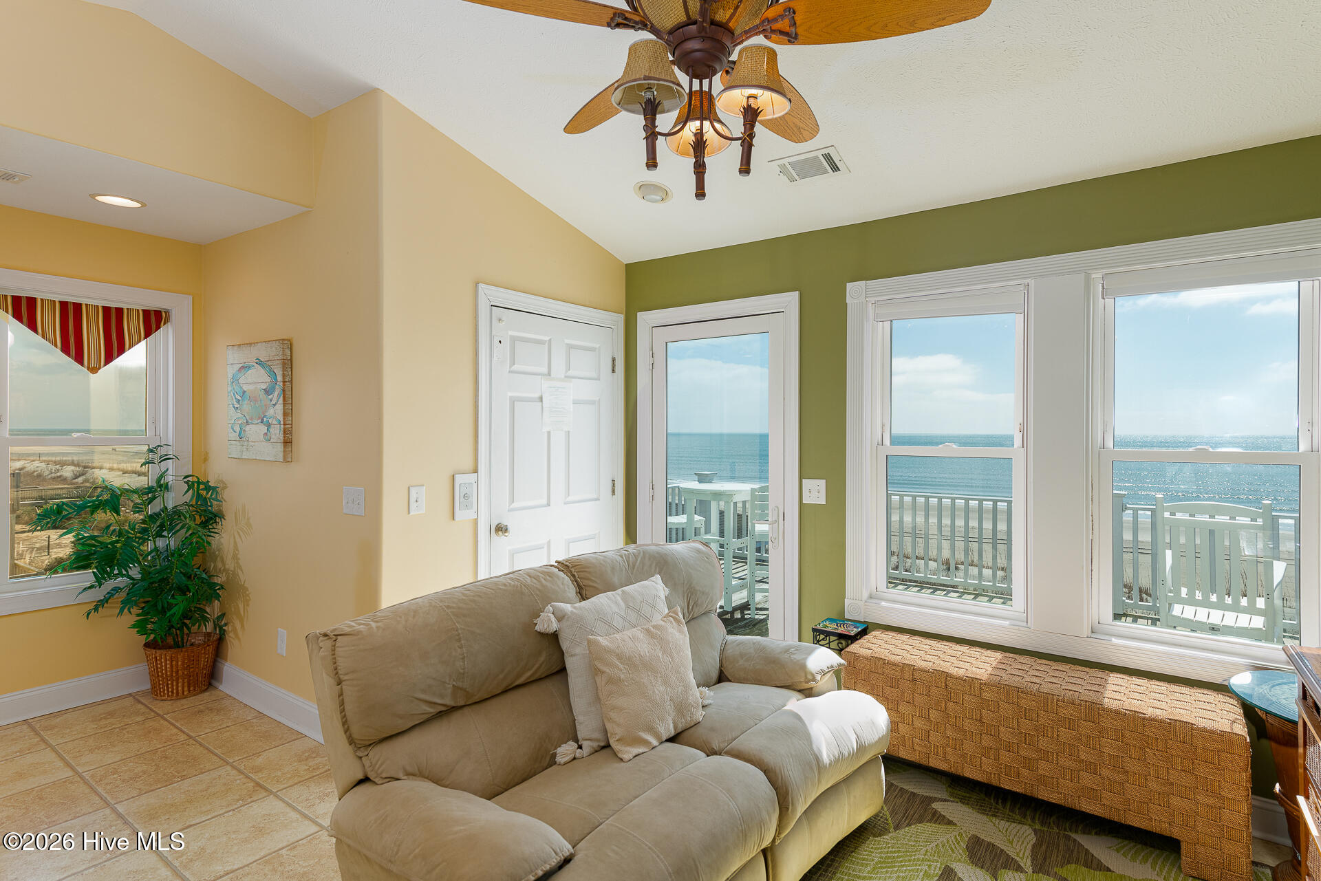 100558758 | Photo 33