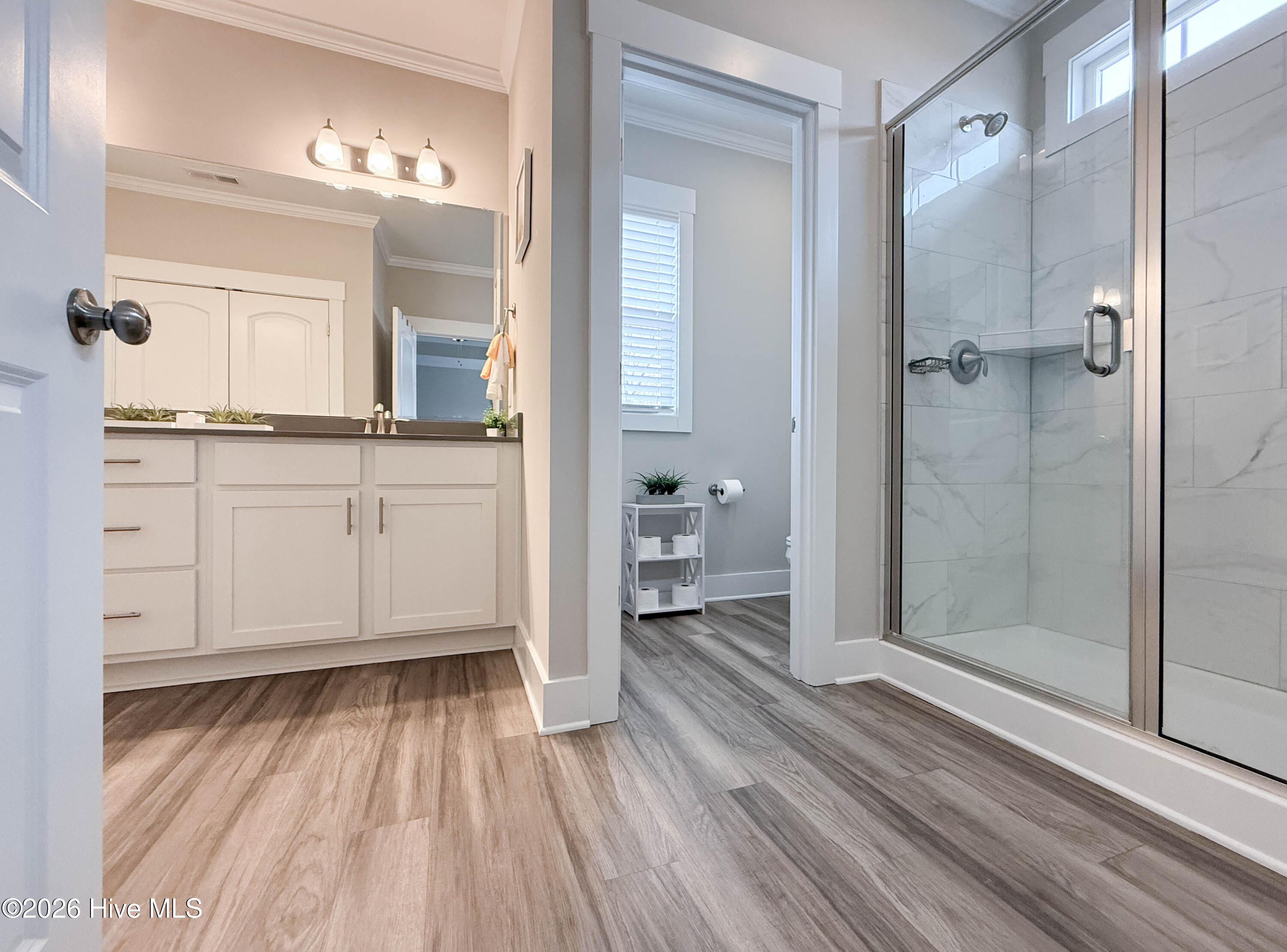 100560693 | Photo 55