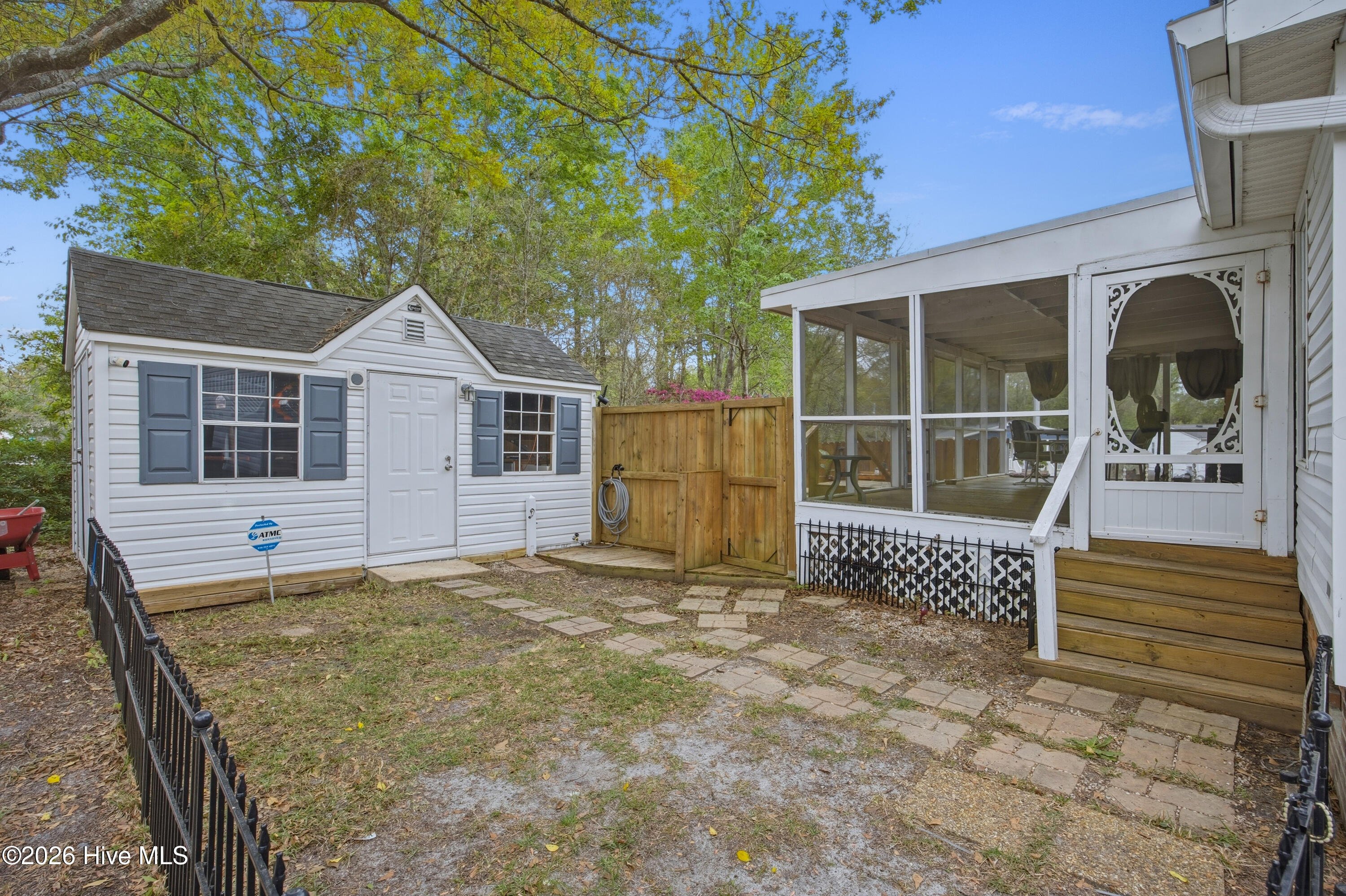 100565028 | Photo 35