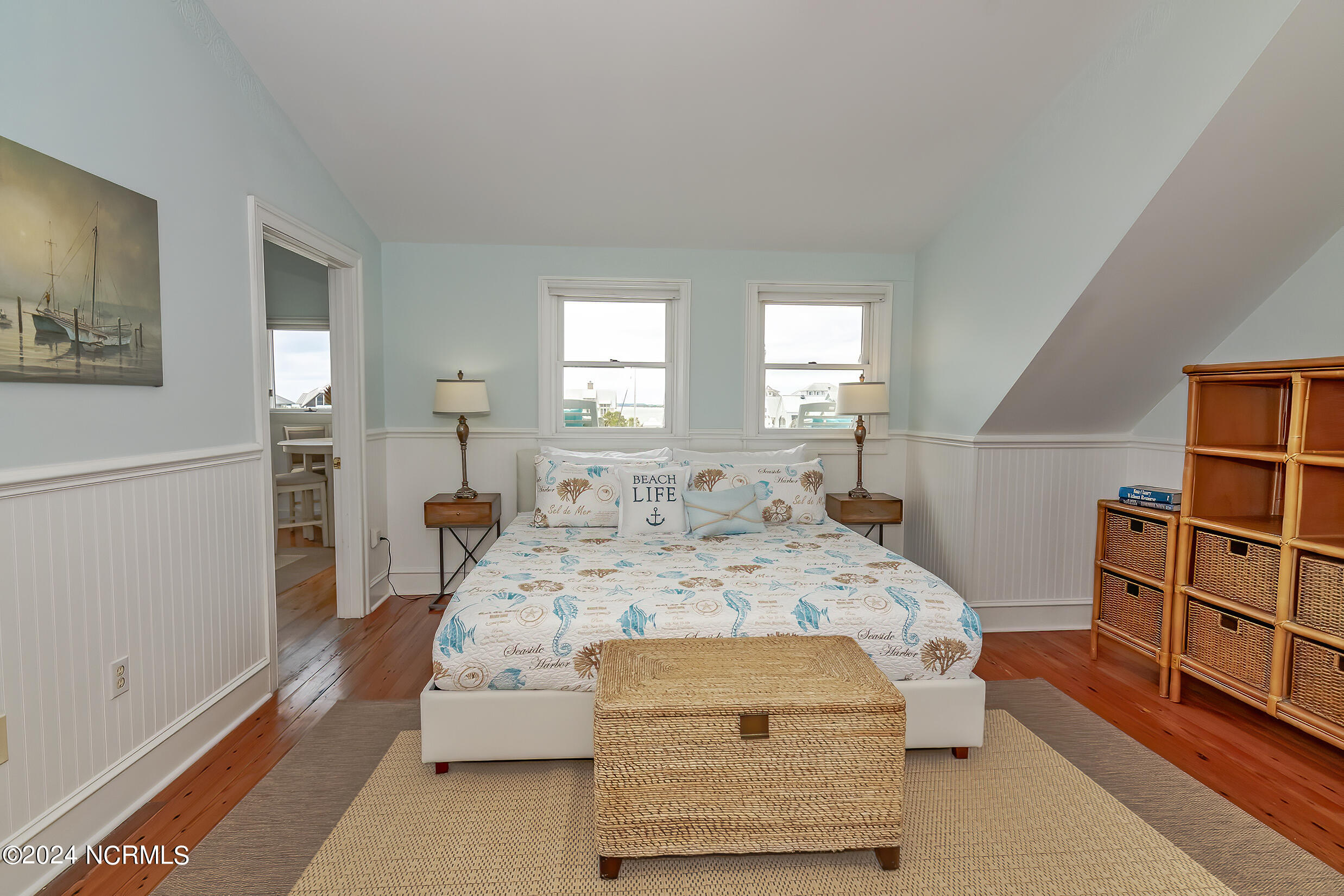 100494971 | Photo 12