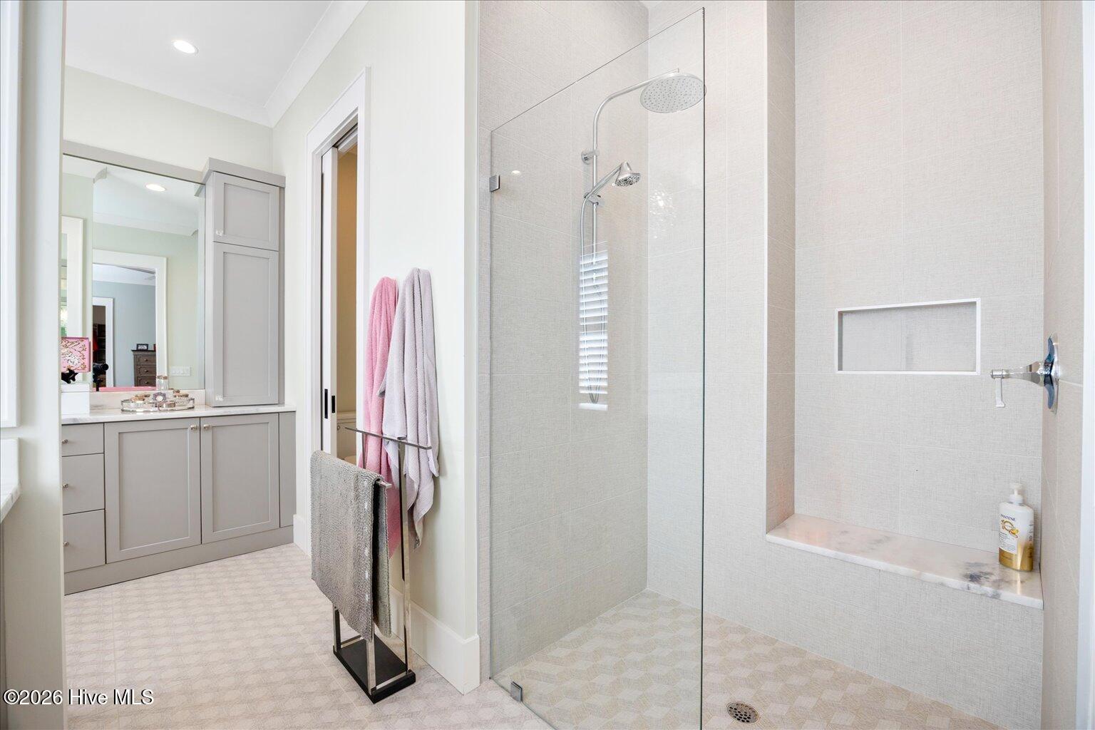 100550299 | Photo 17