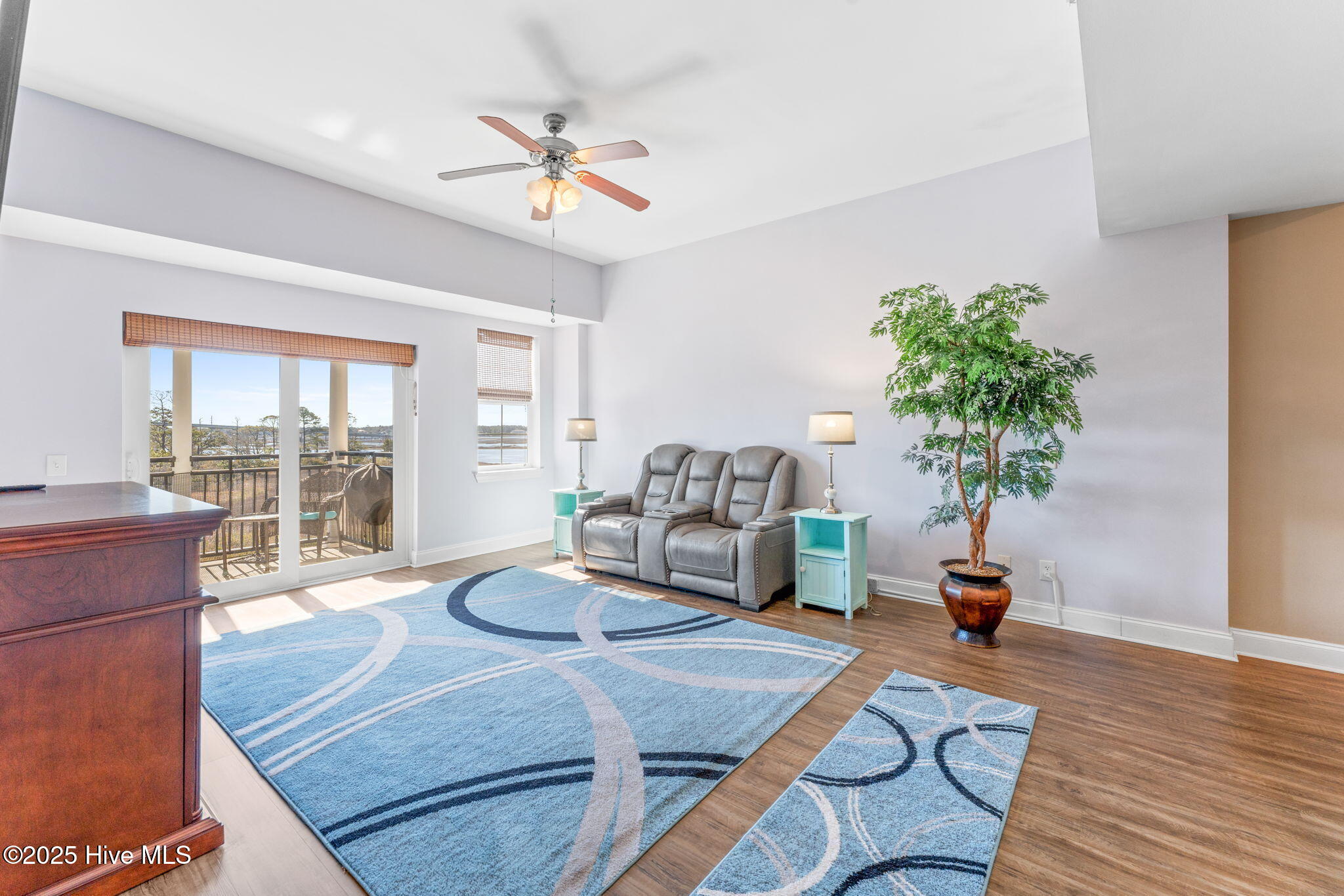 100492532 | Photo 20