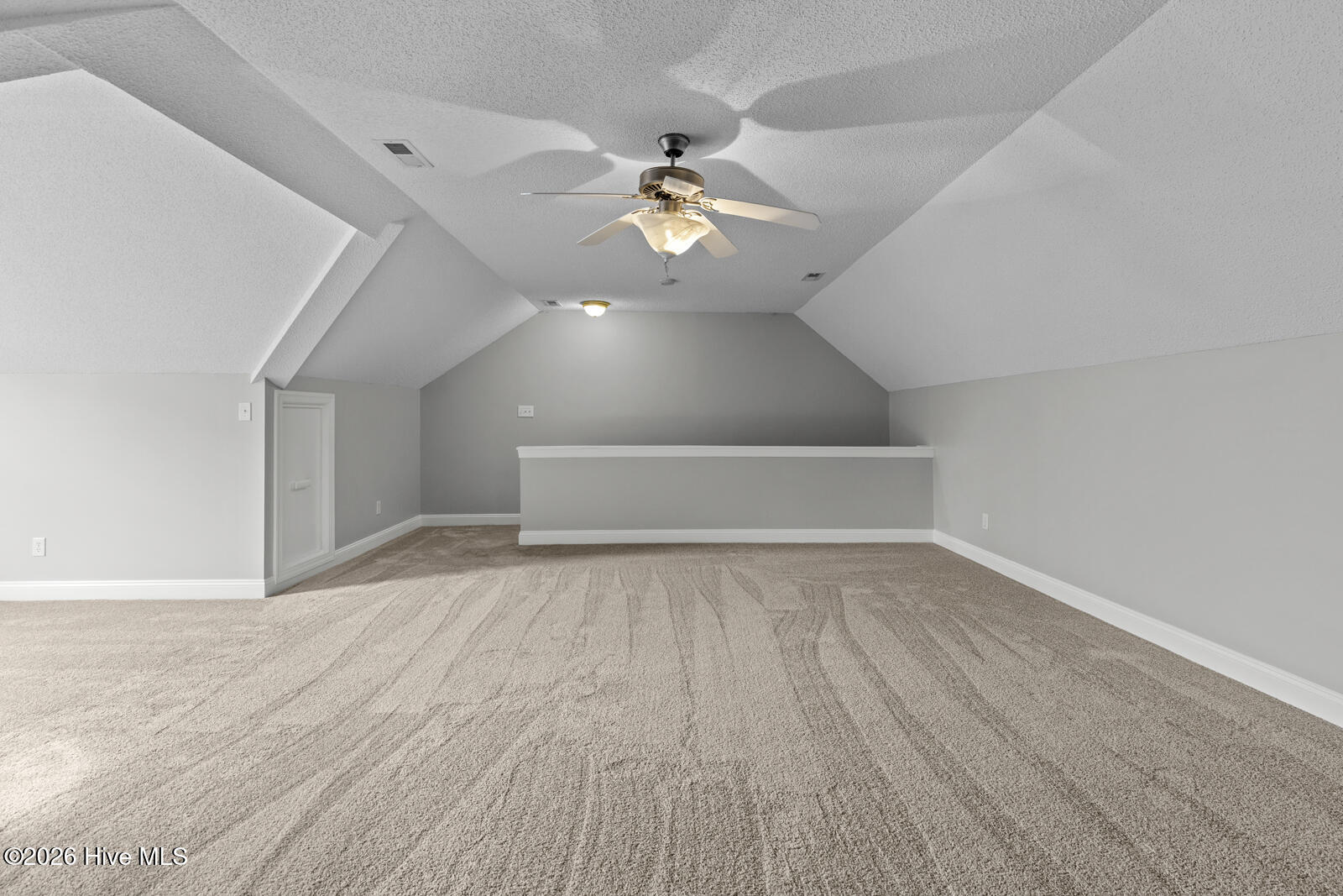 100545911 | Photo 45