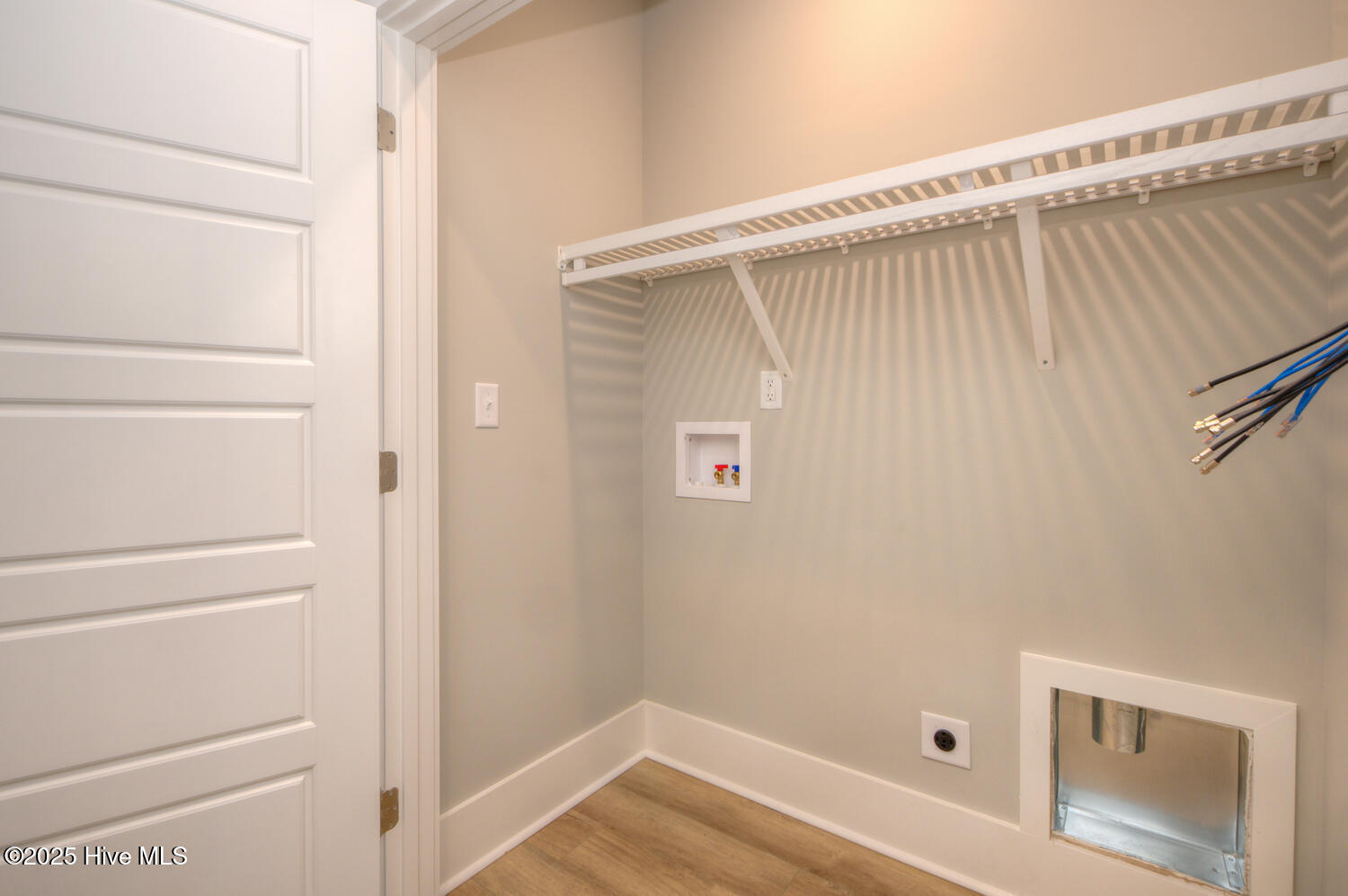 100502885 | Photo 27