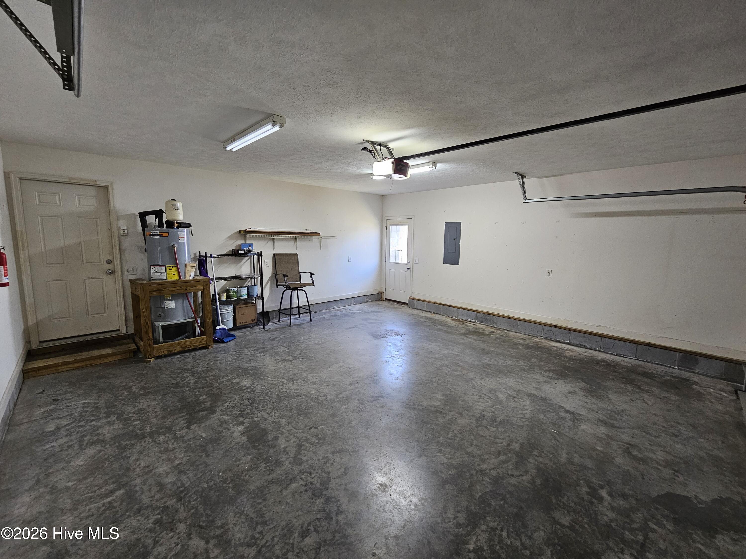 100557905 | Photo 35