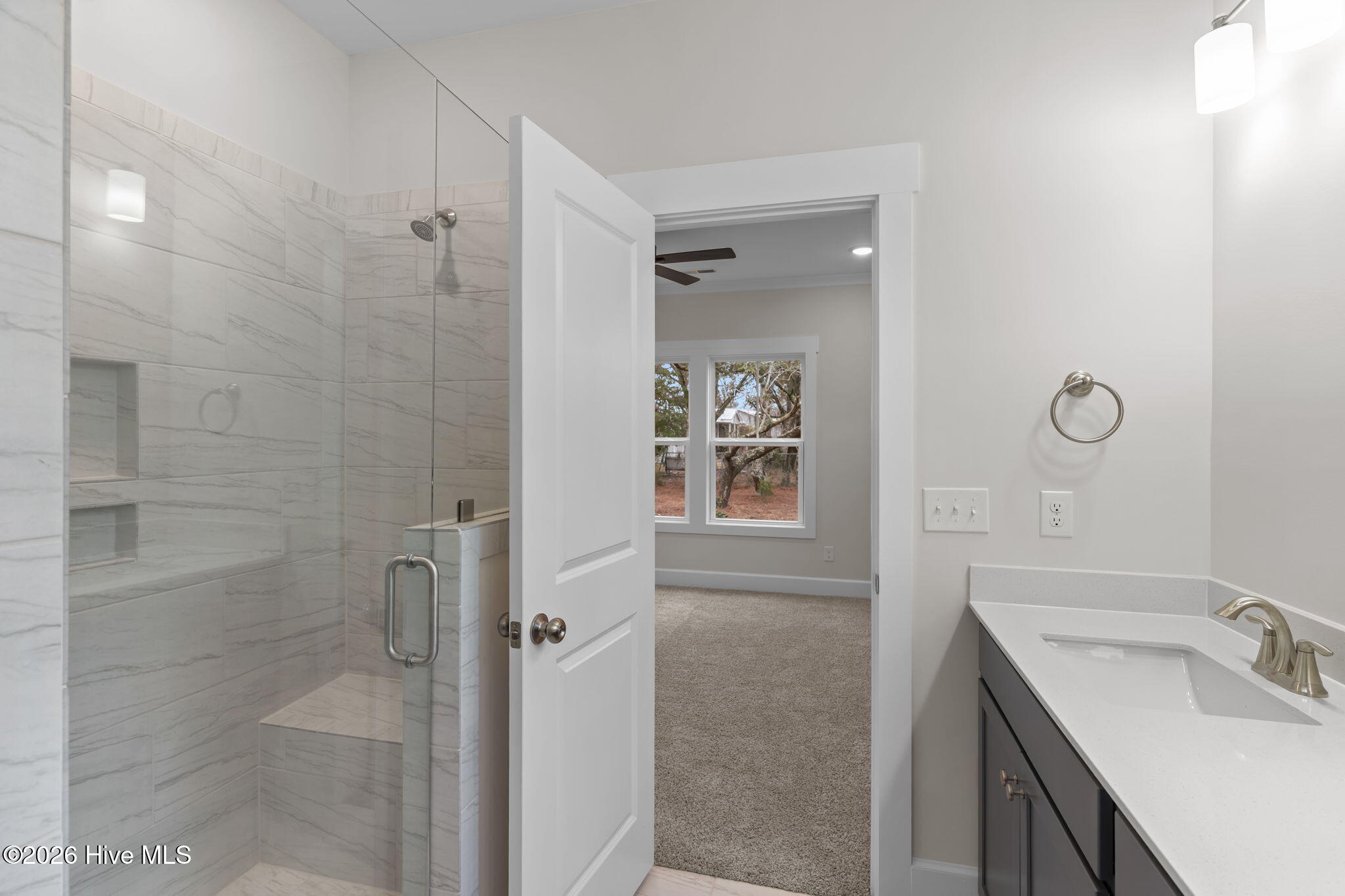 100553165 | Photo 26