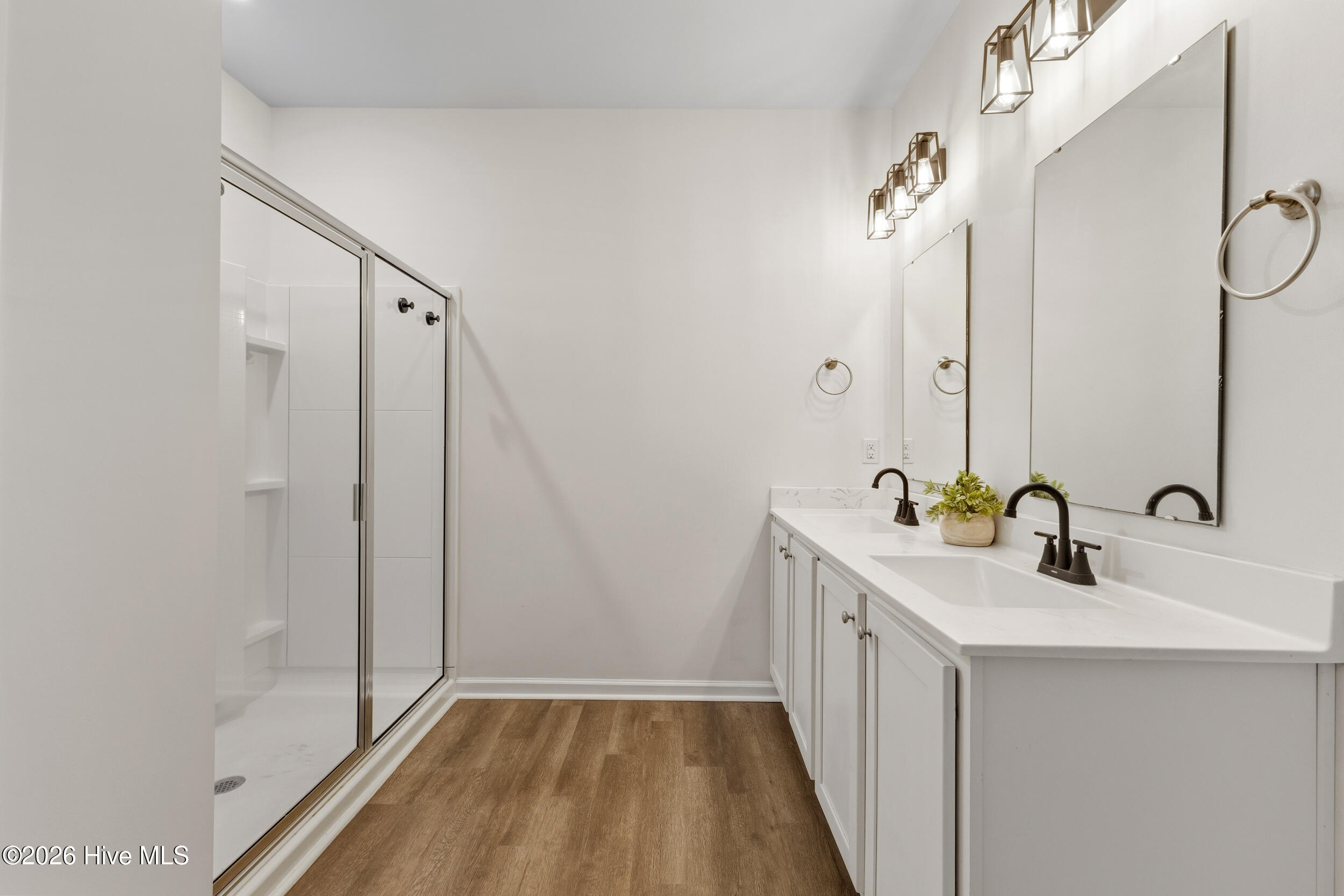 100555223 | Photo 21