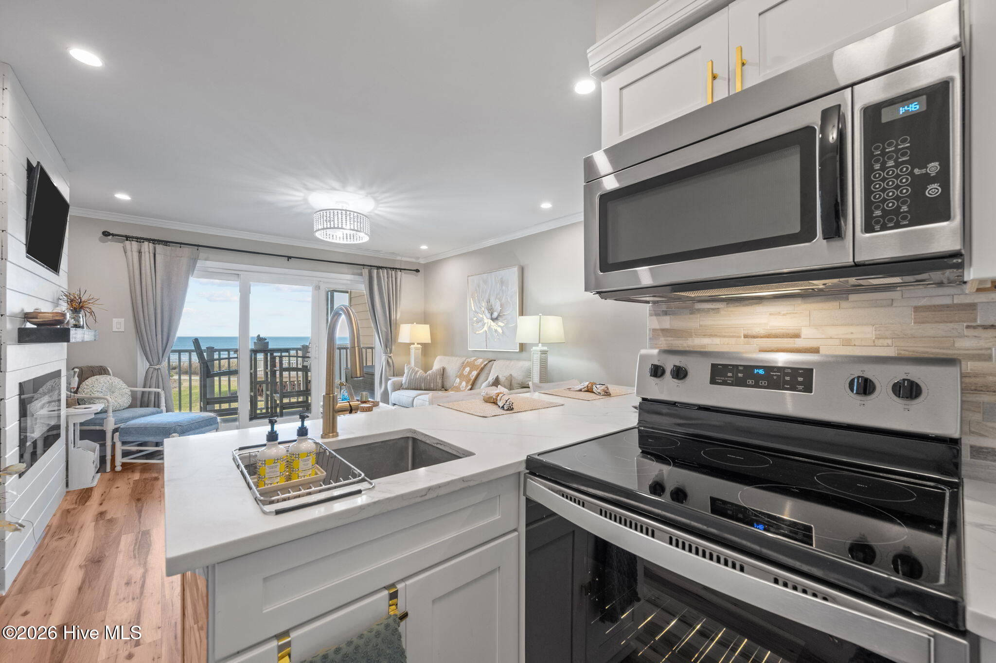 100551202 | Photo 16