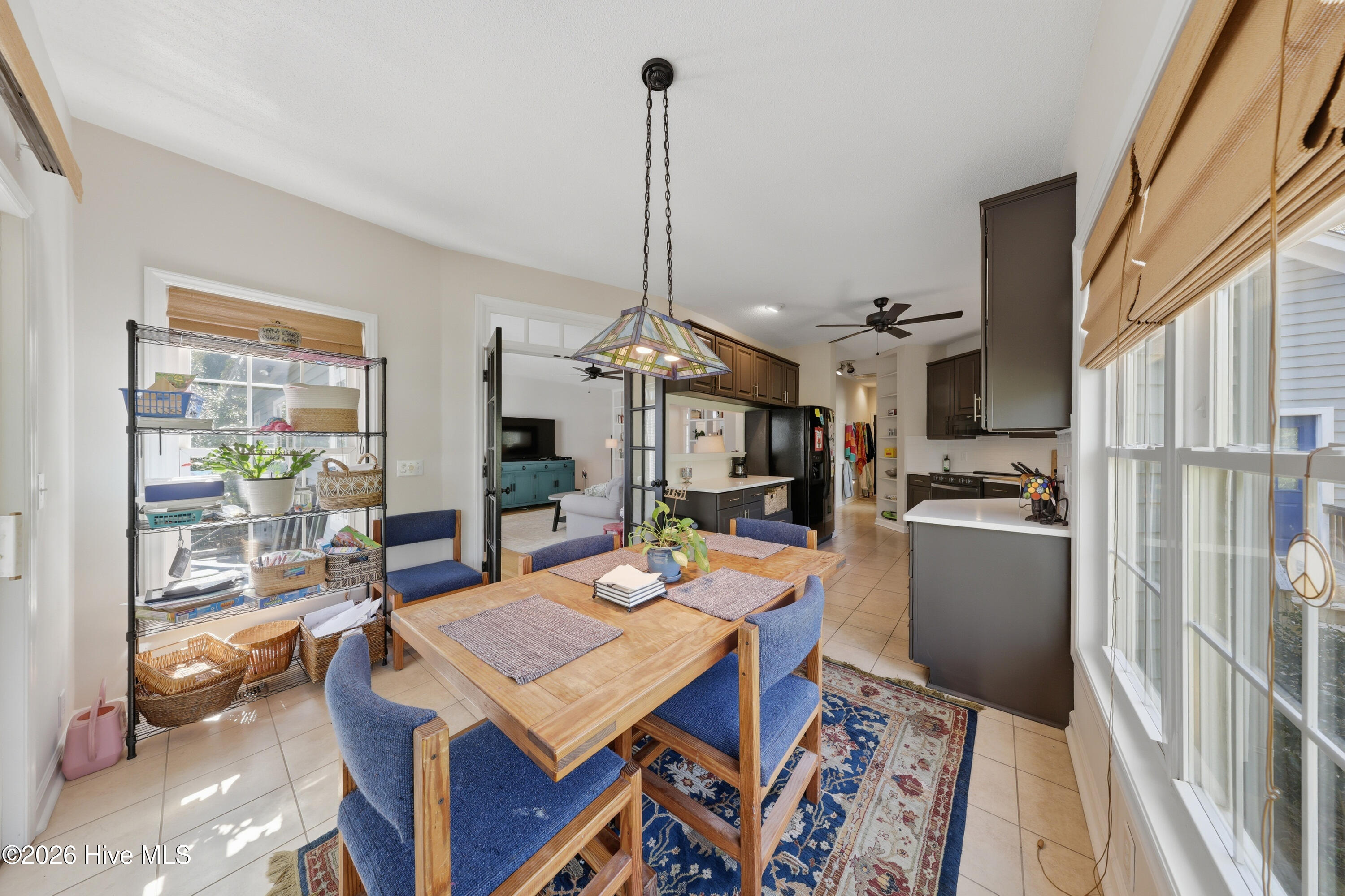 100561627 | Photo 38