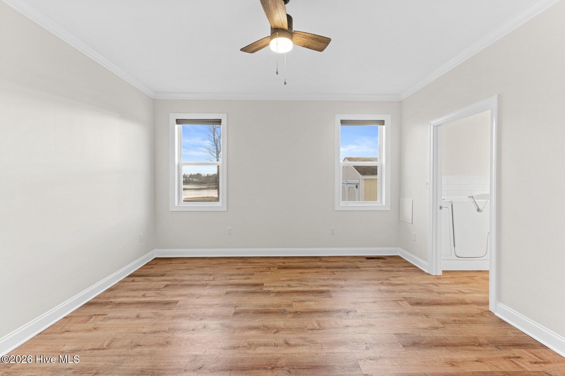 100550718 | Photo 18