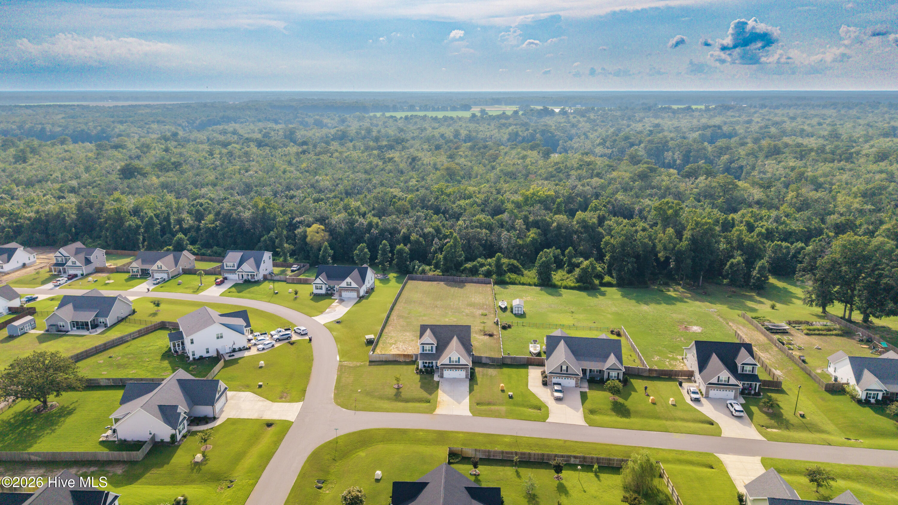 100569273 | Photo 72