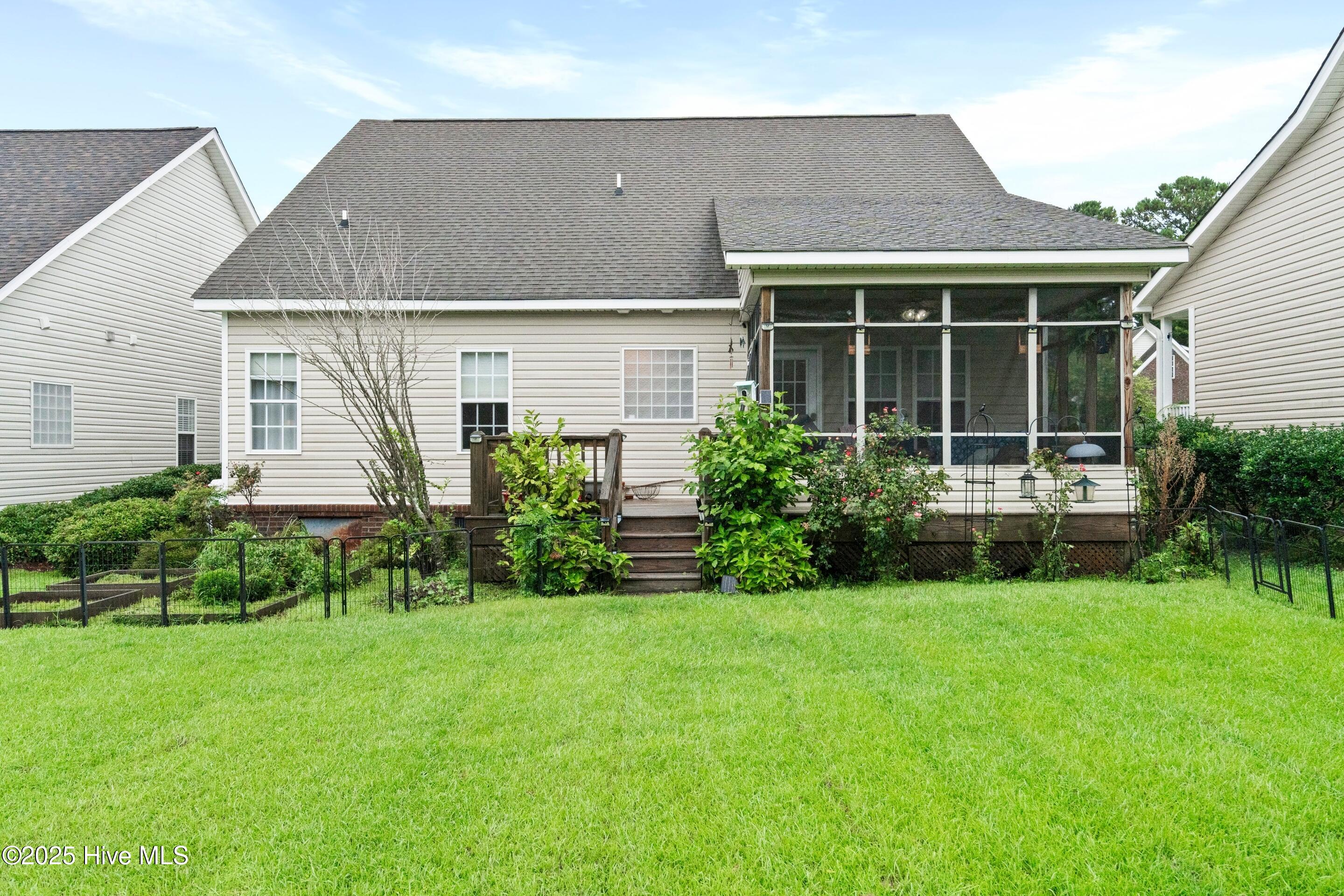 100522609 | Photo 53