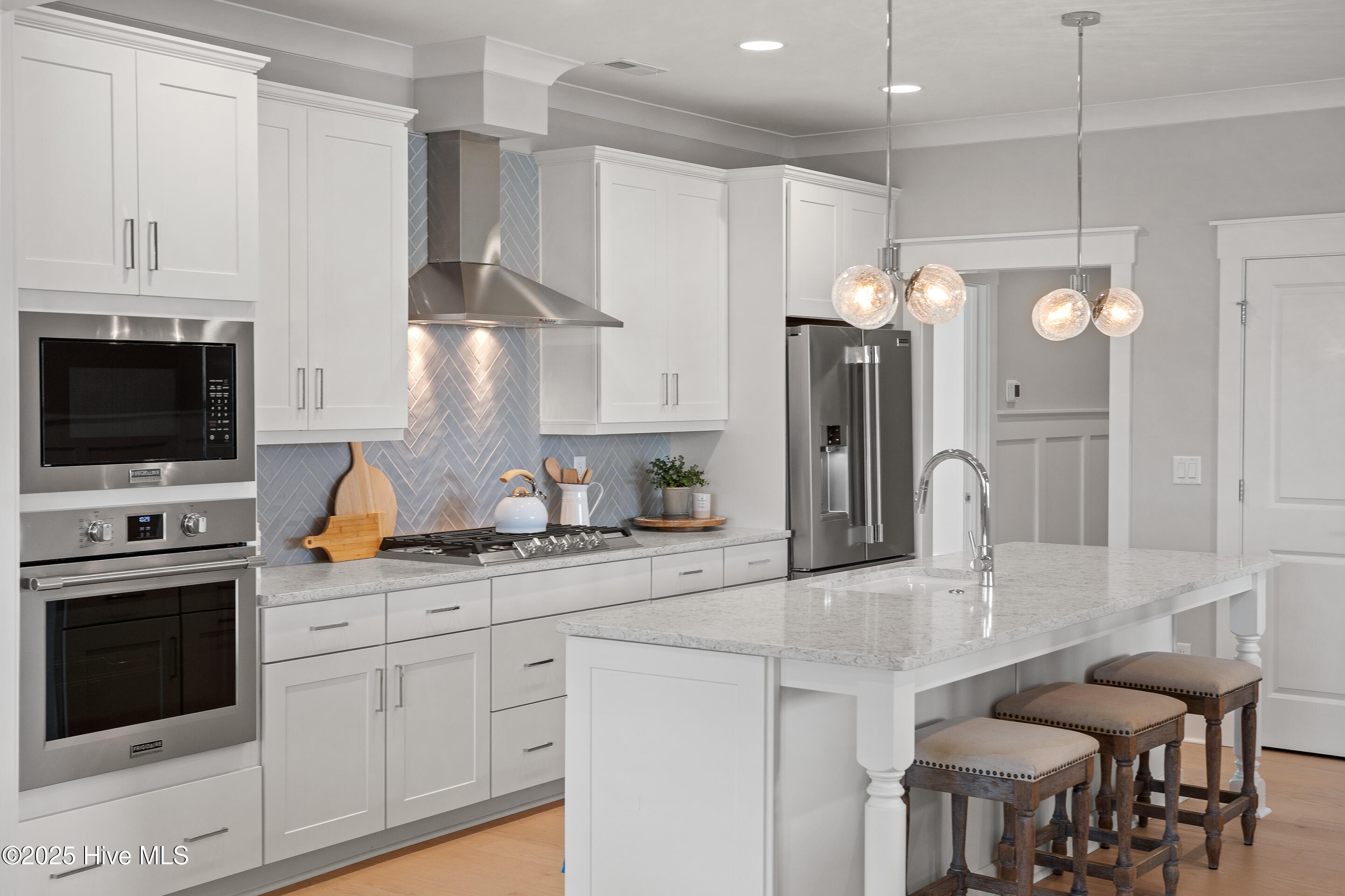 100471087 | Photo 17