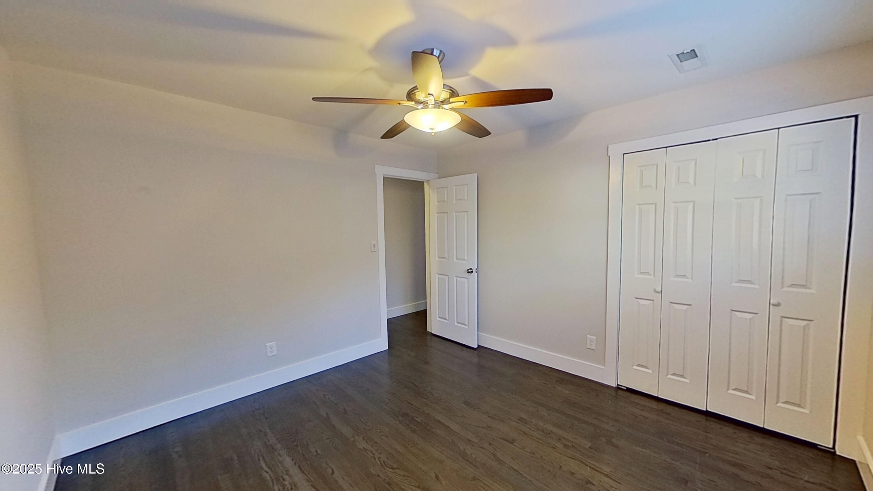 100541307 | Photo 25