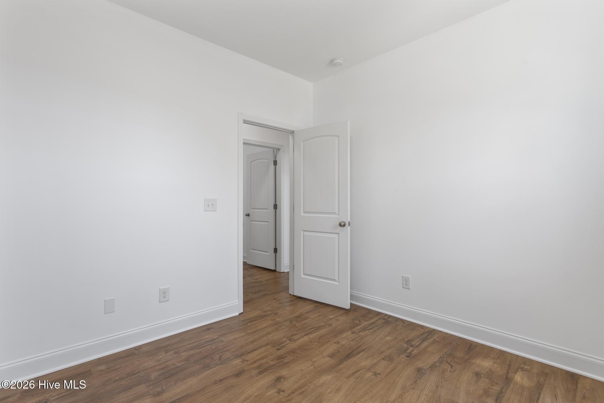 100542370 | Photo 17