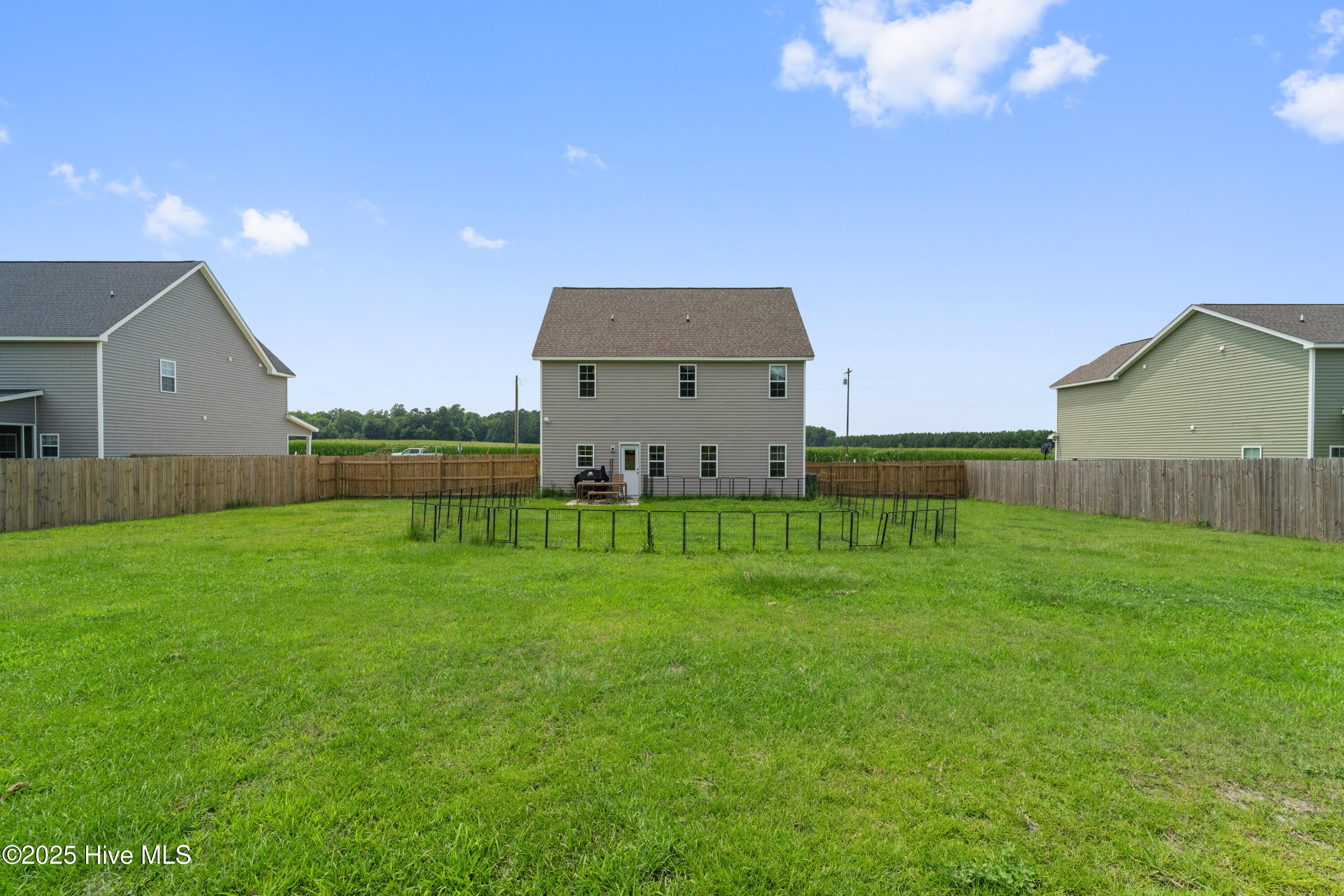 100533820 | Photo 48