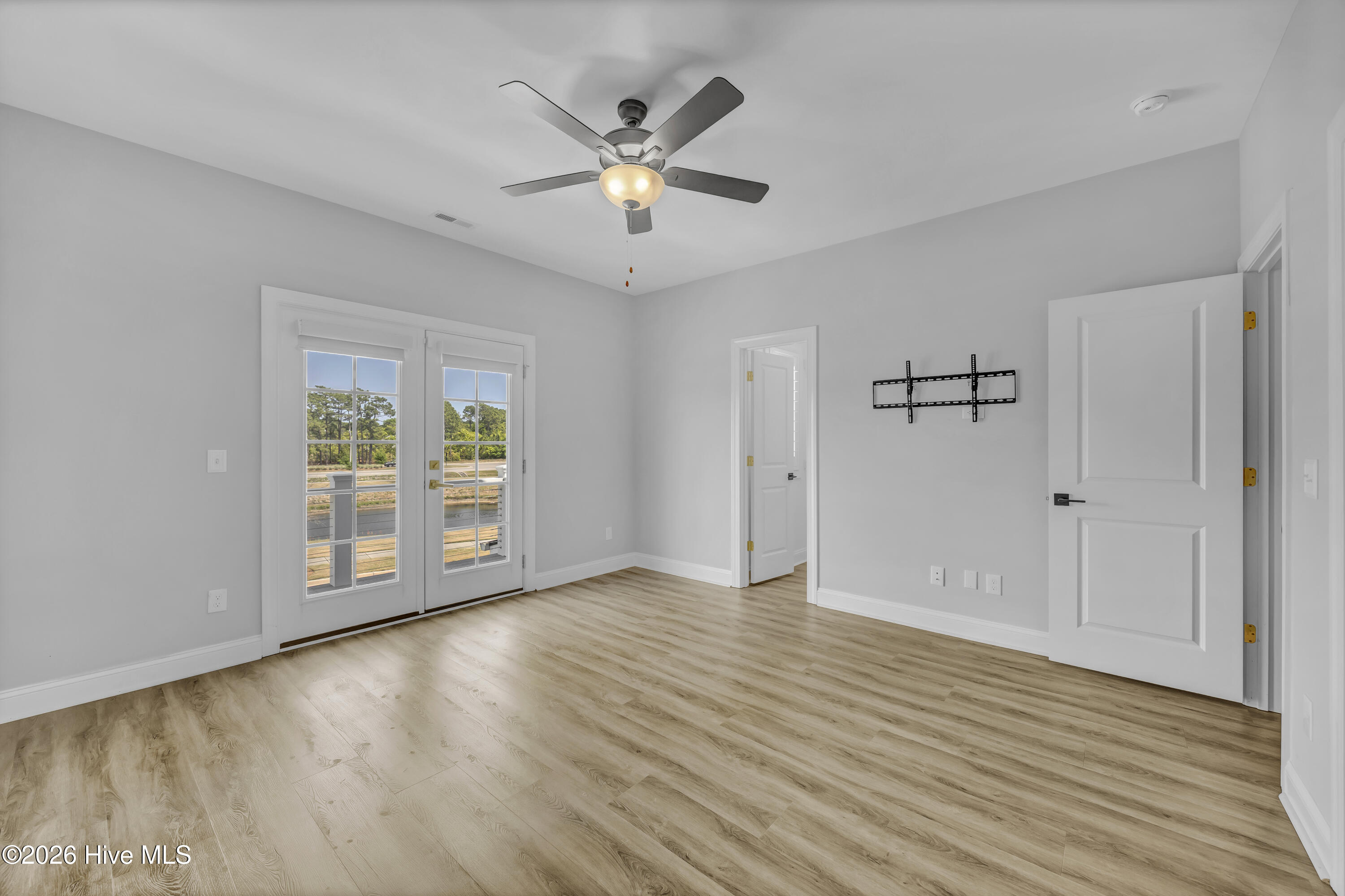 100565697 | Photo 21