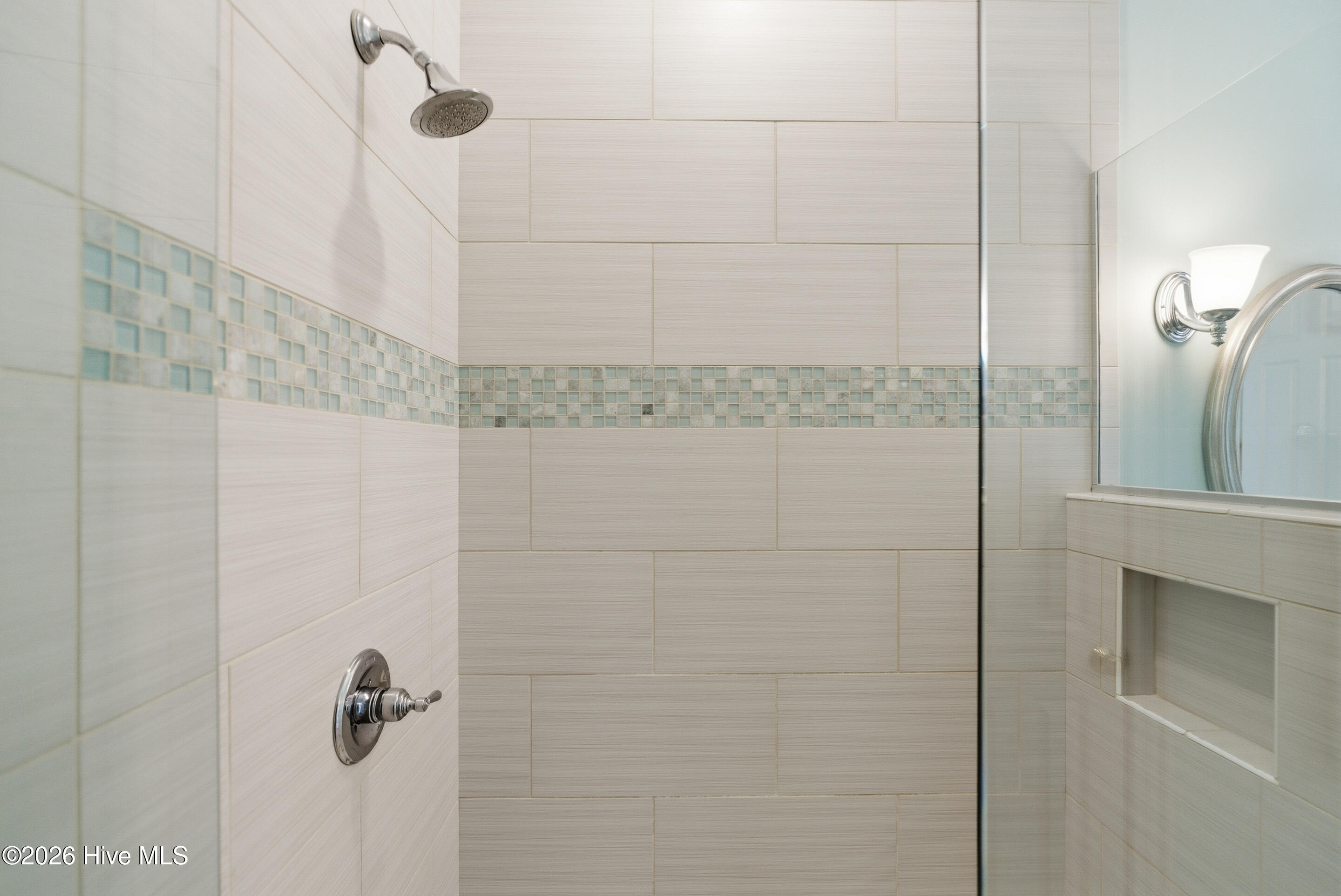 100568595 | Photo 28