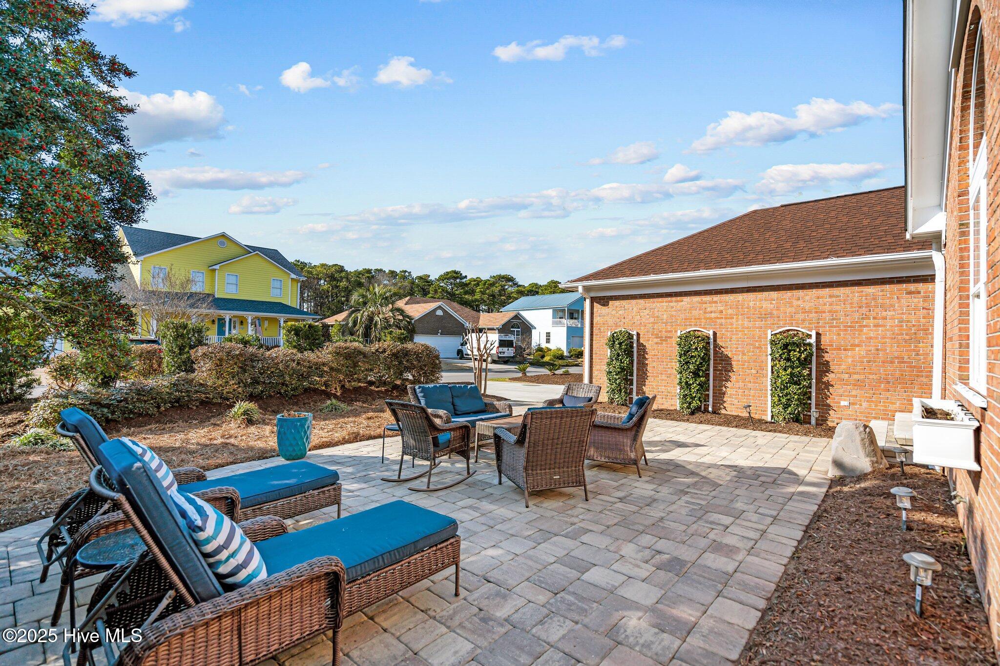 730 Settlers Lane, Kure Beach, NC 28449 – photo 4: 730 Settlers Lane