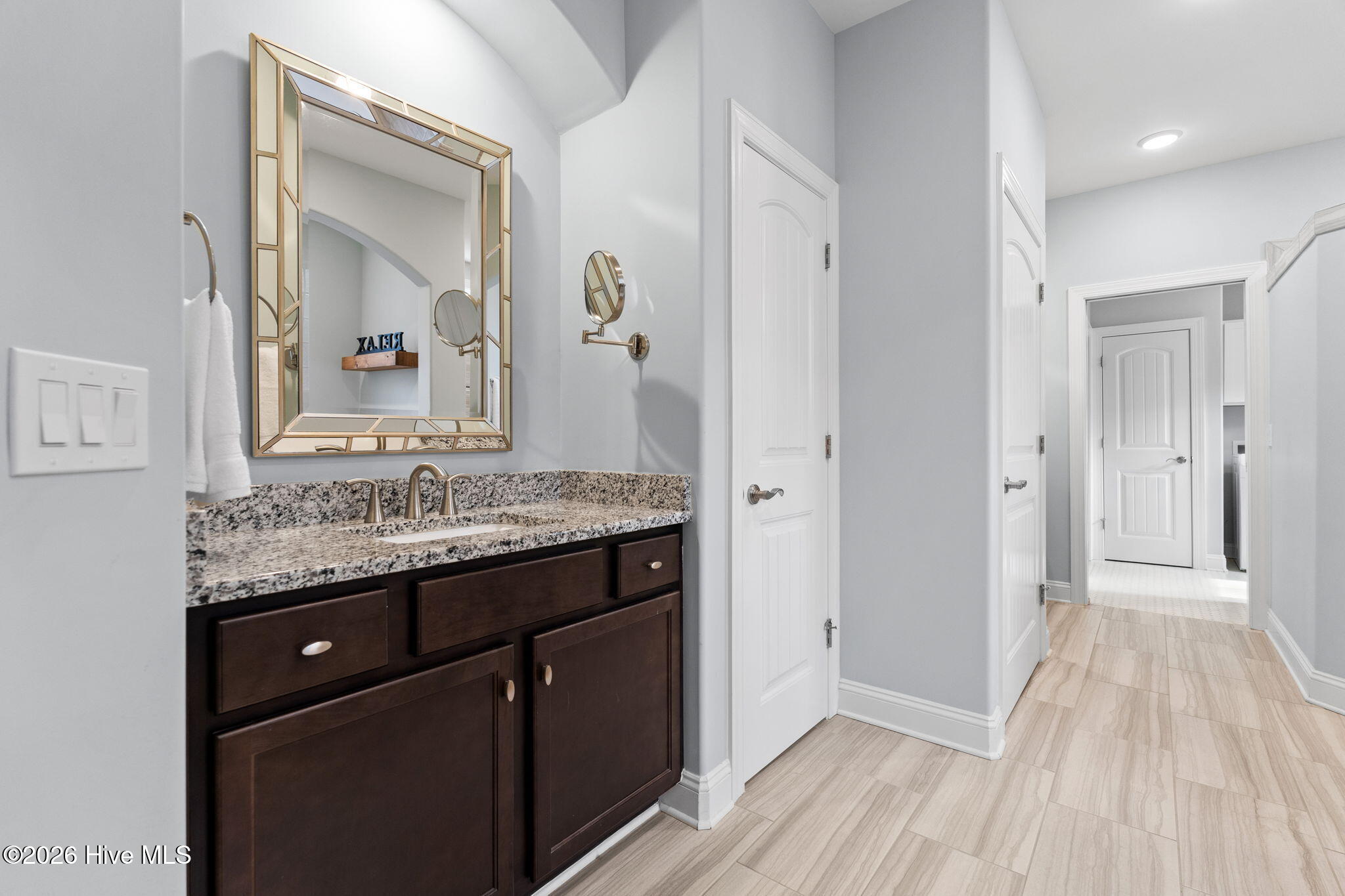 100566605 | Photo 29