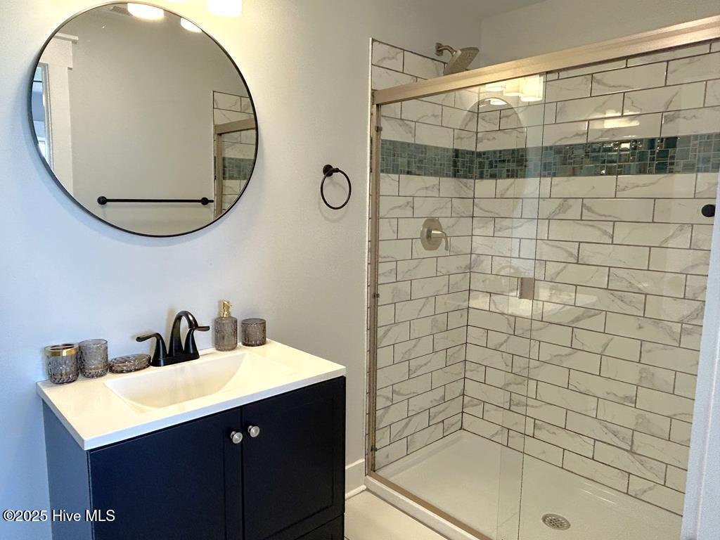 100533817 | Photo 48