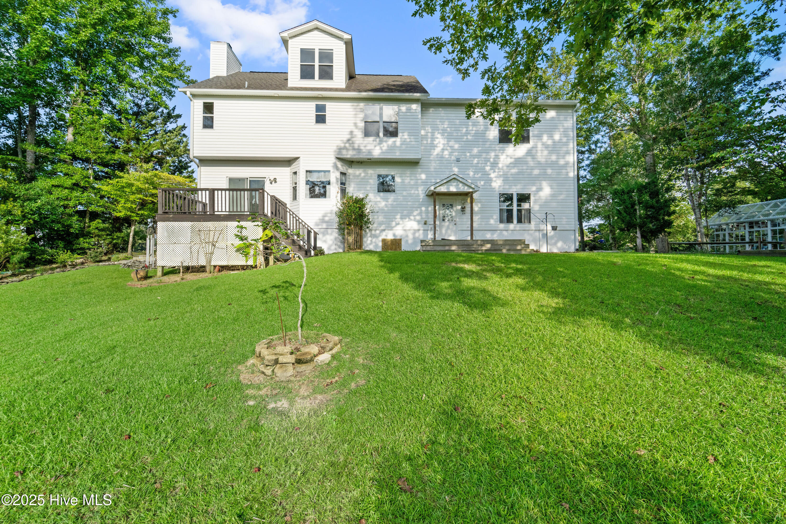 100559136 | Photo 24