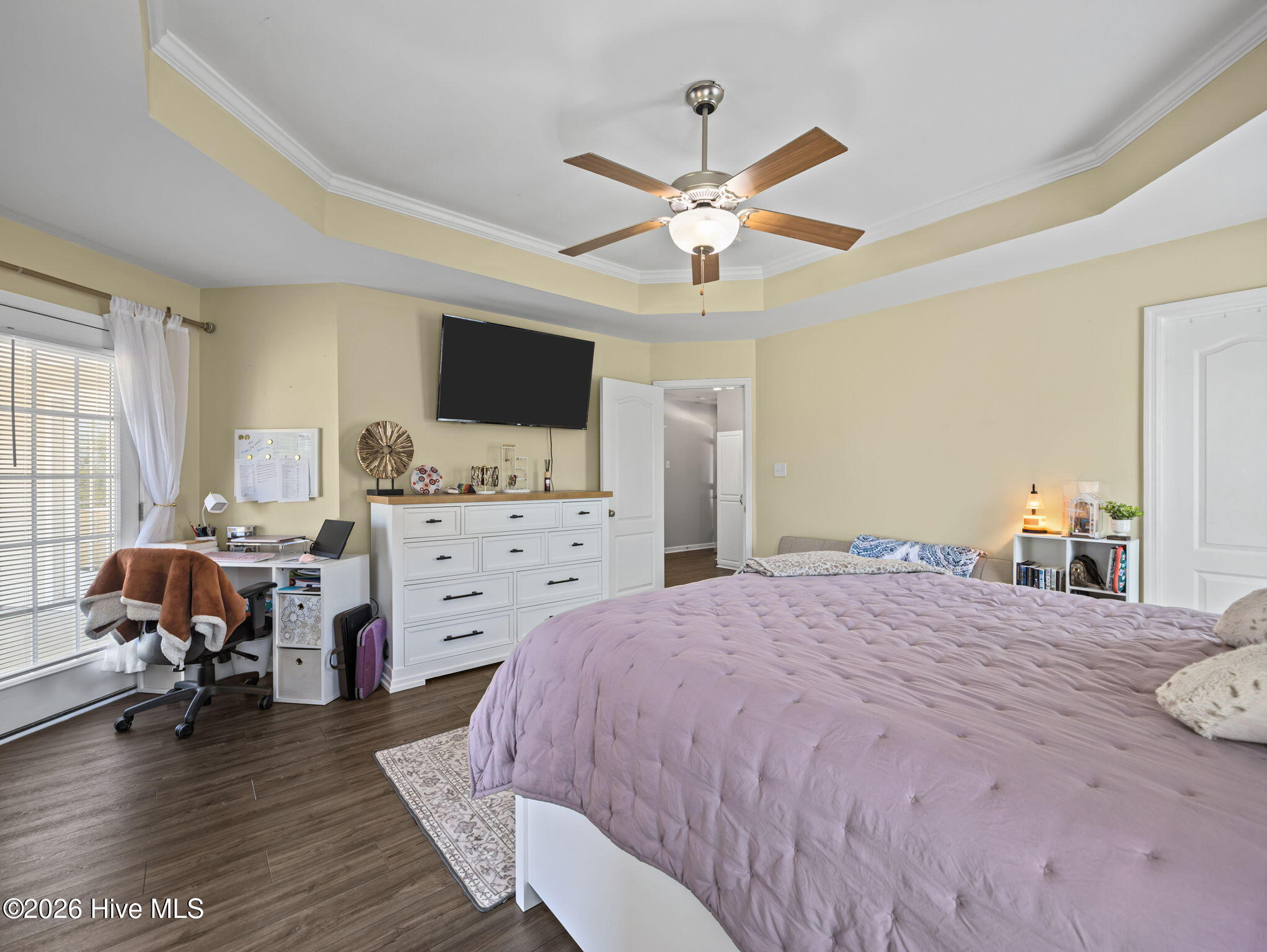 100569834 | Photo 21