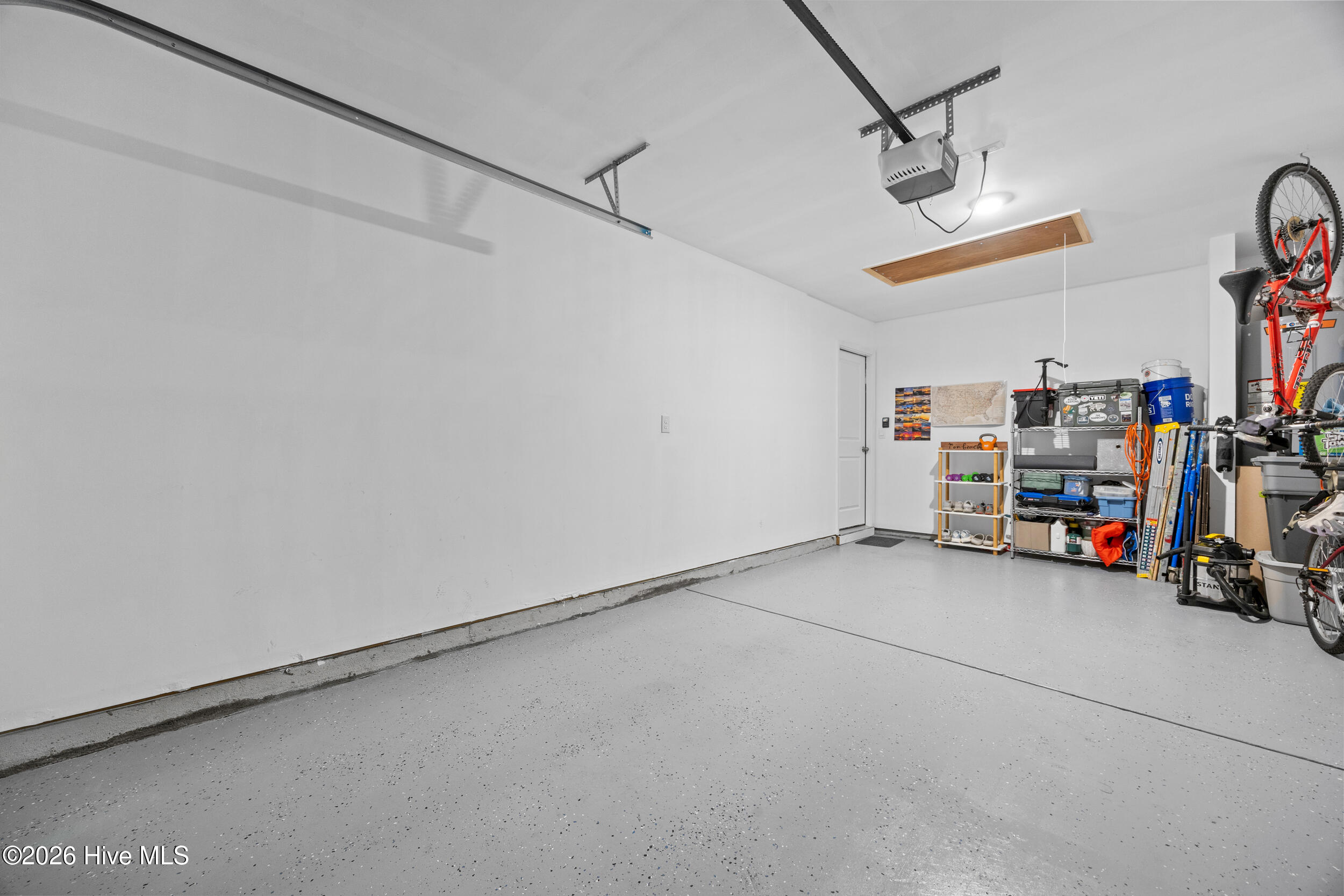 100567643 | Photo 34