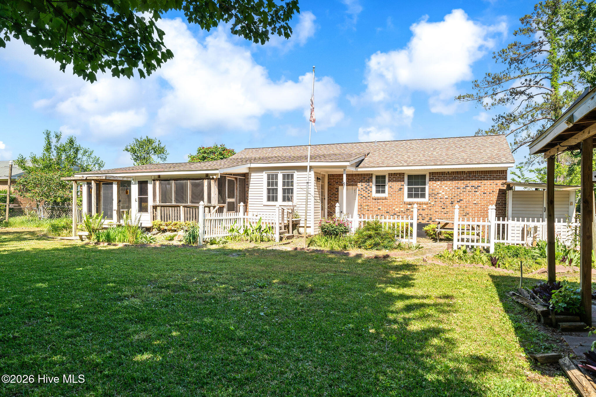 100568414 | Photo 26