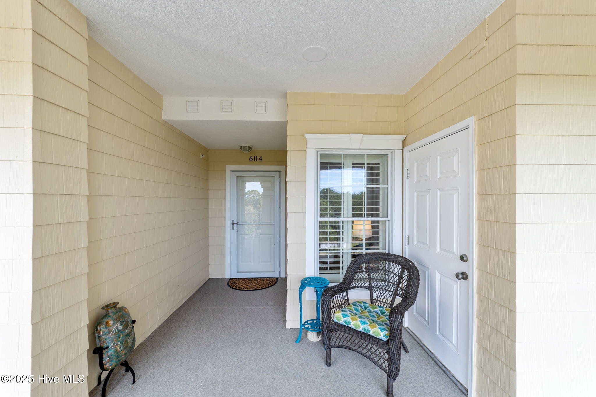 100532538 | Photo 11