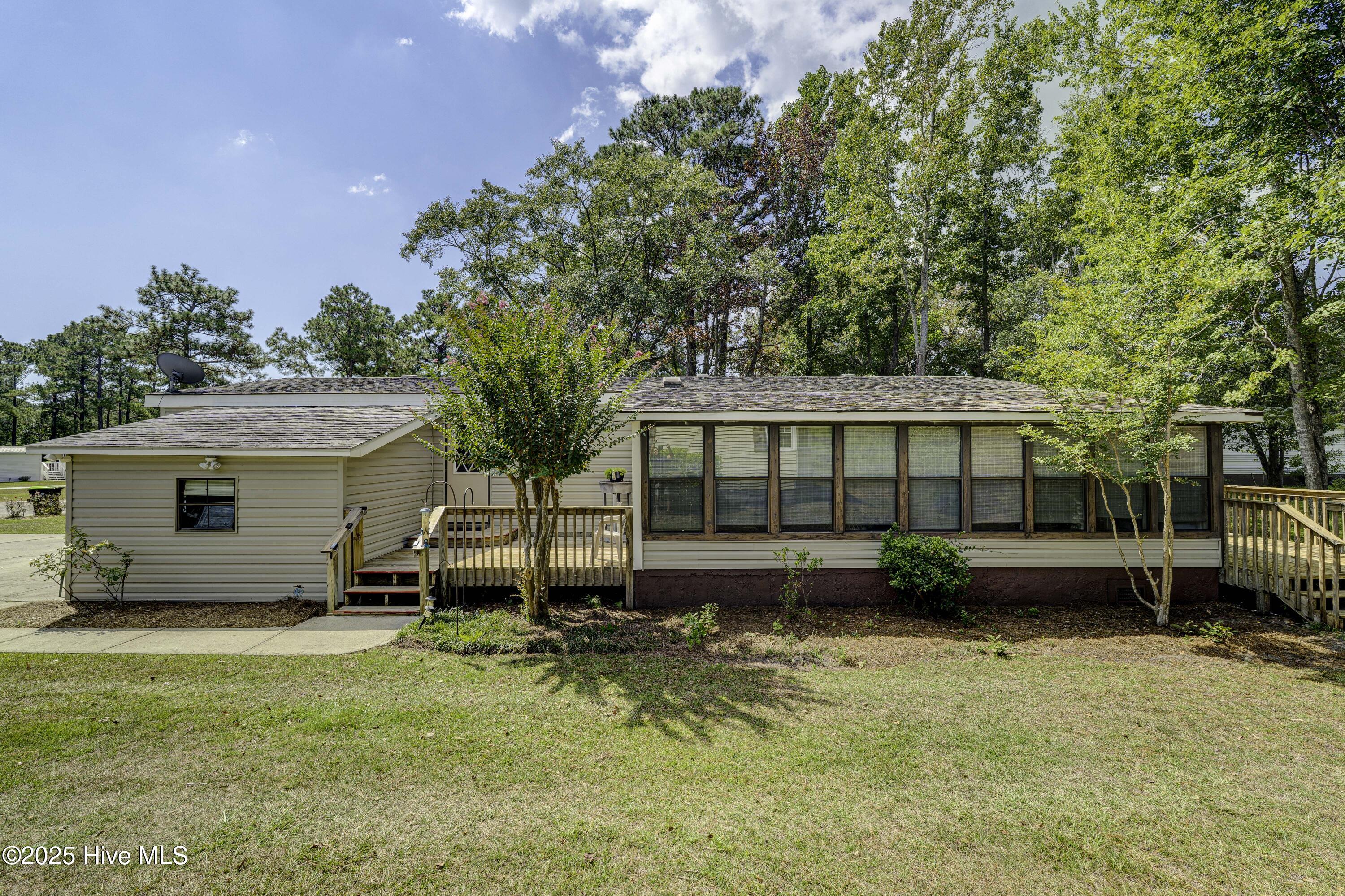 100532142 | Photo 34