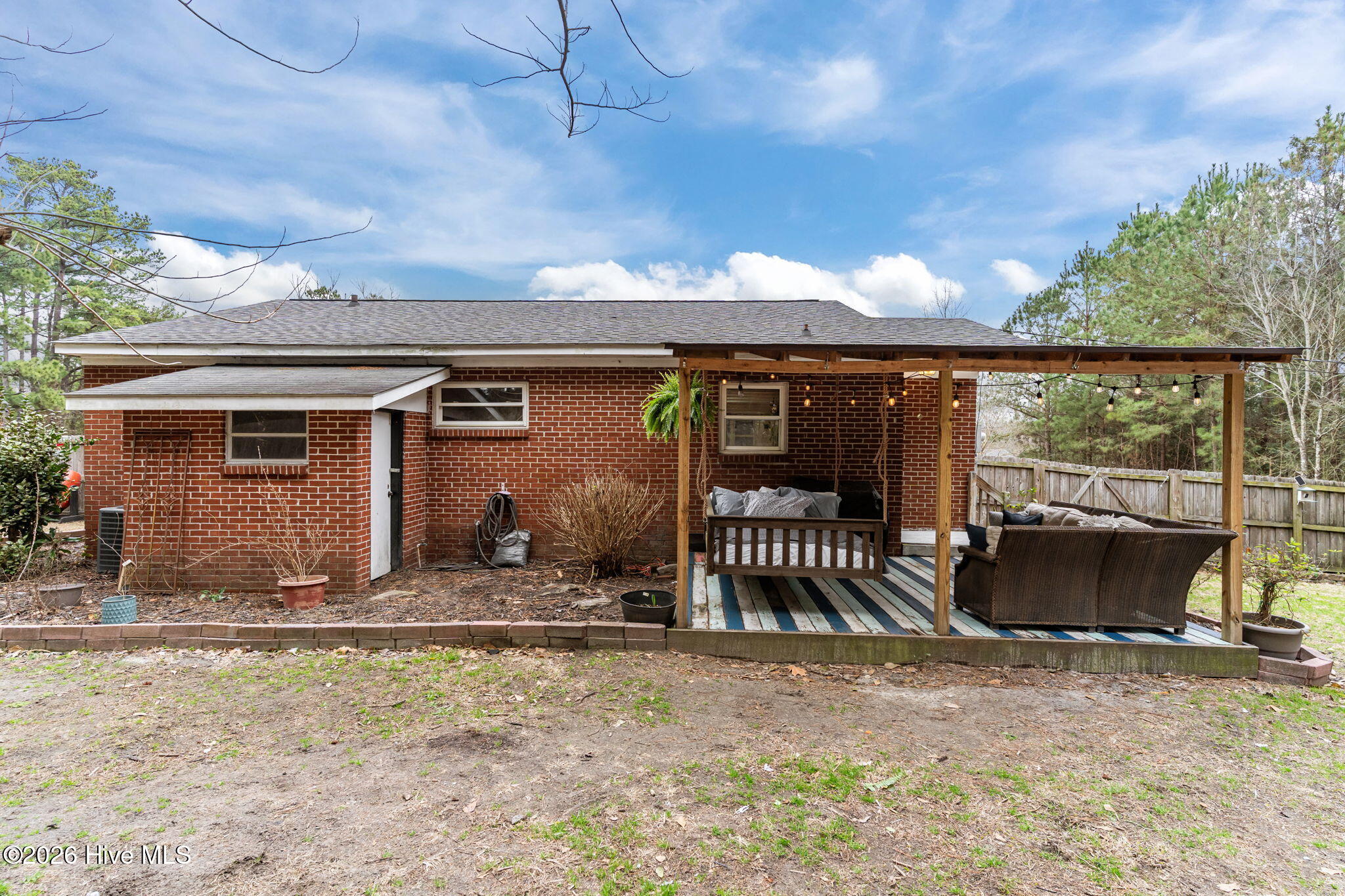 100557661 | Photo 38