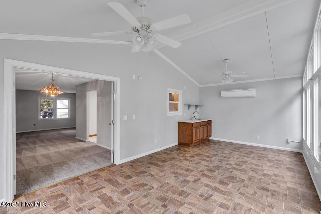 100530493 | Photo 28